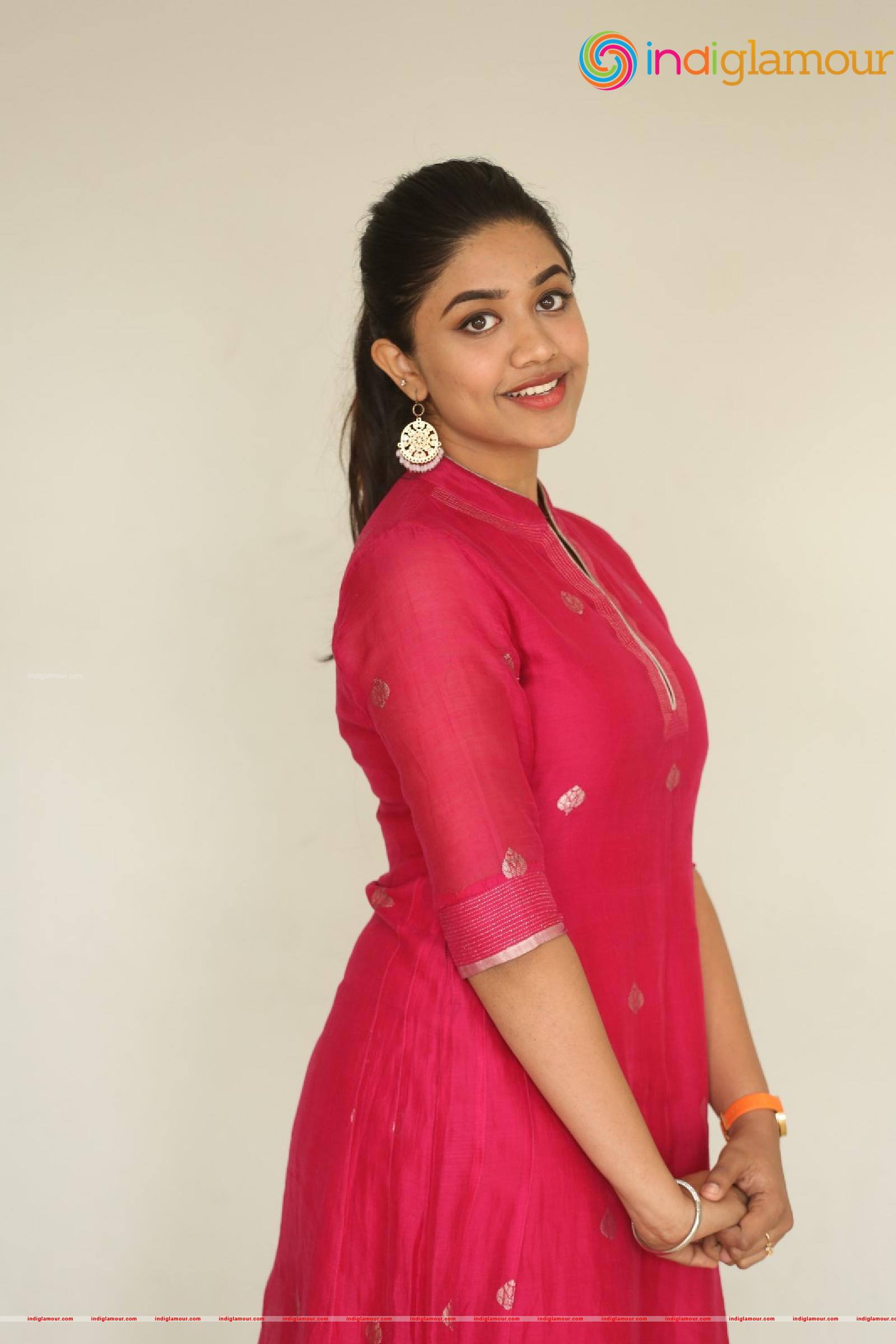 Malavika Satheesan Actress hd photo