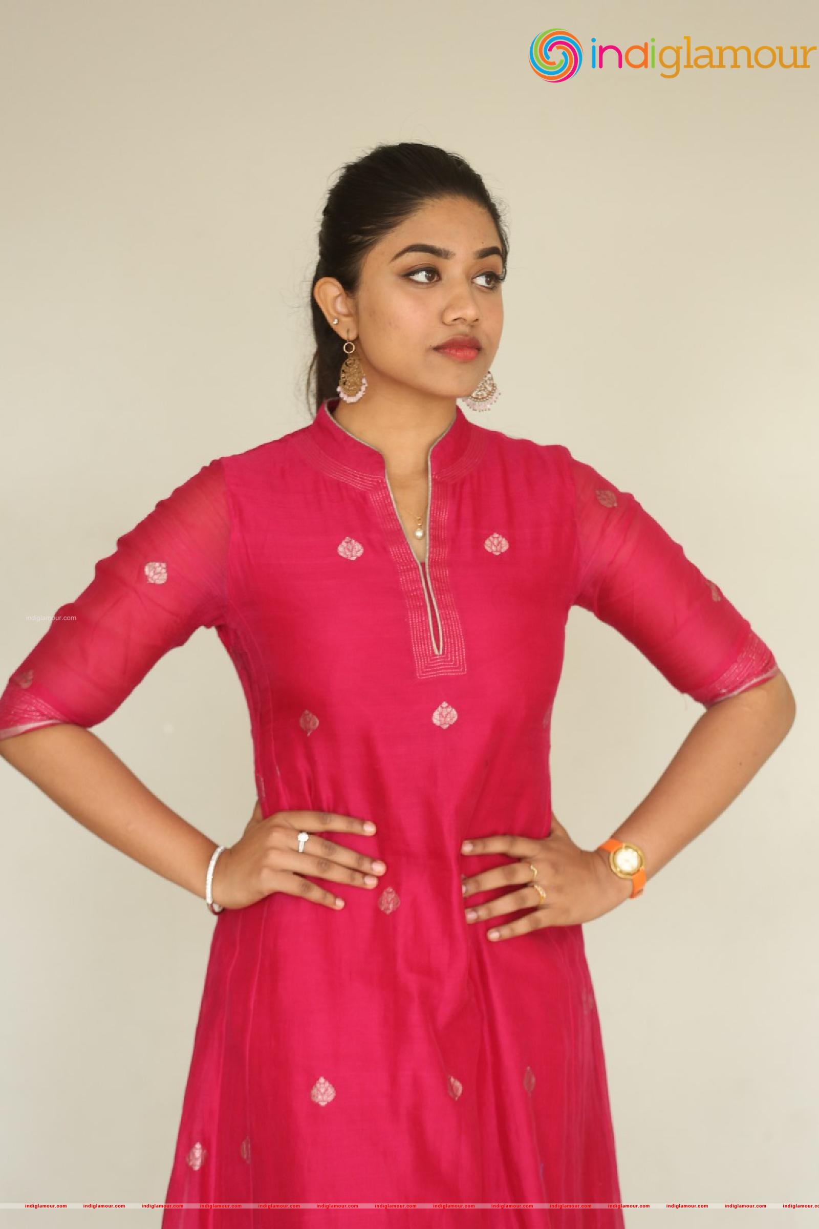 Malavika Satheesan Actress hd photo