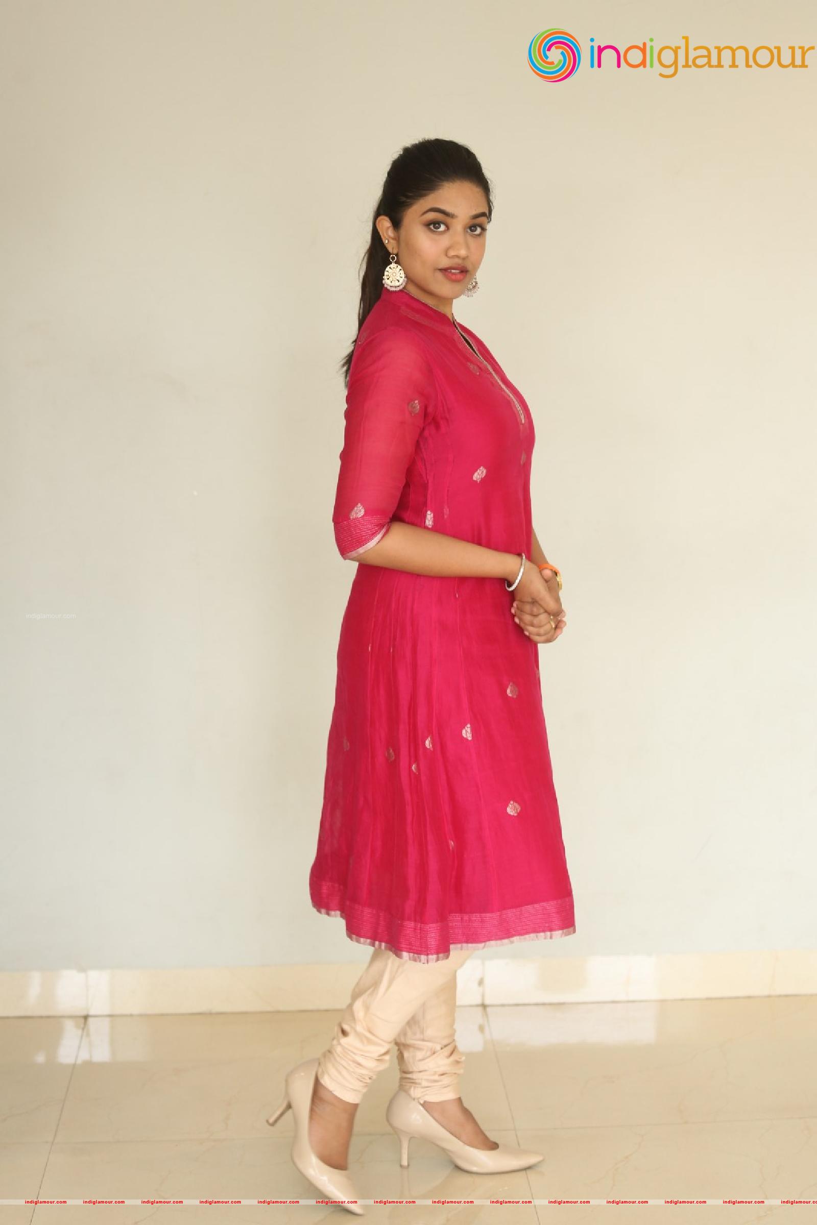 Malavika Satheesan Actress hd photo