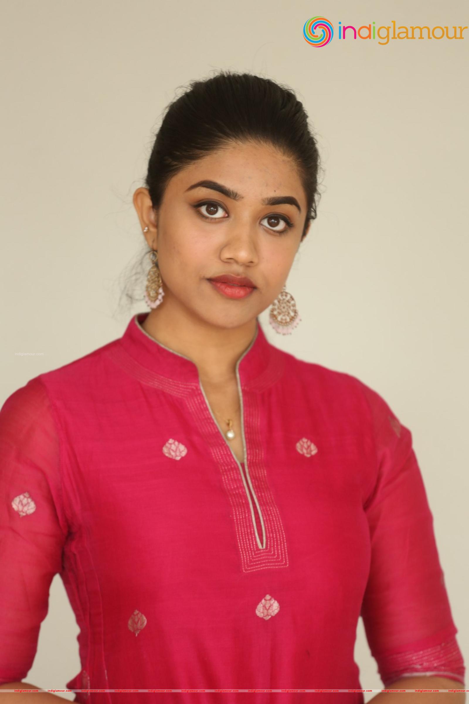 Malavika Satheesan Actress hd photo