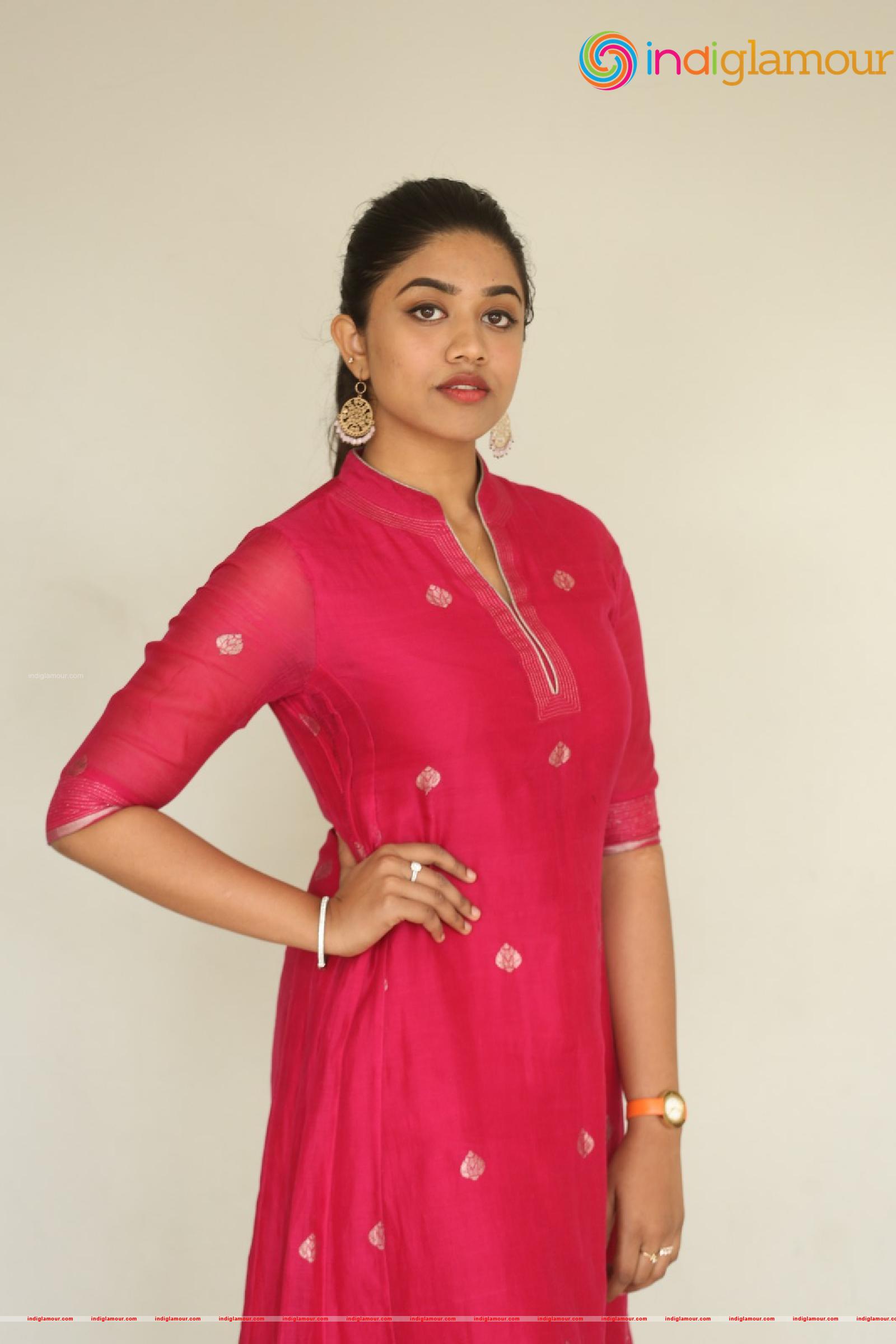 Malavika Satheesan Actress hd photo