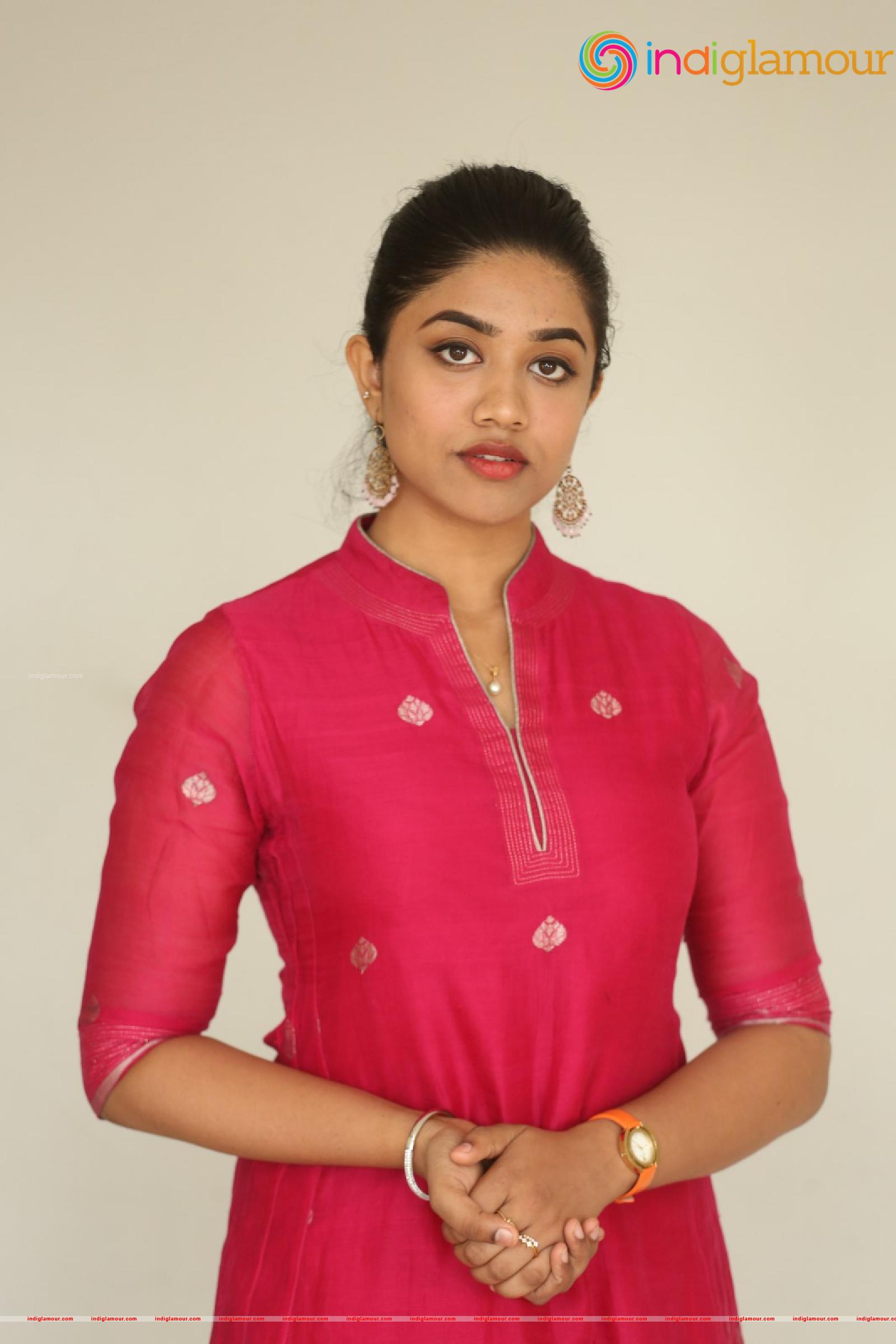 Malavika Satheesan Actress hd photo