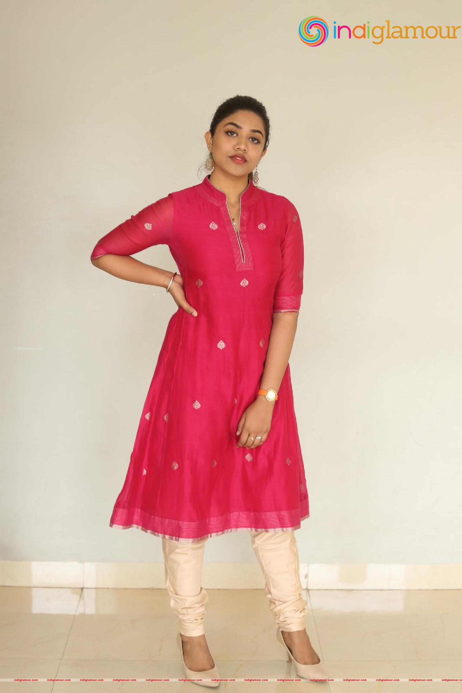 Malavika Satheesan Actress hd photo