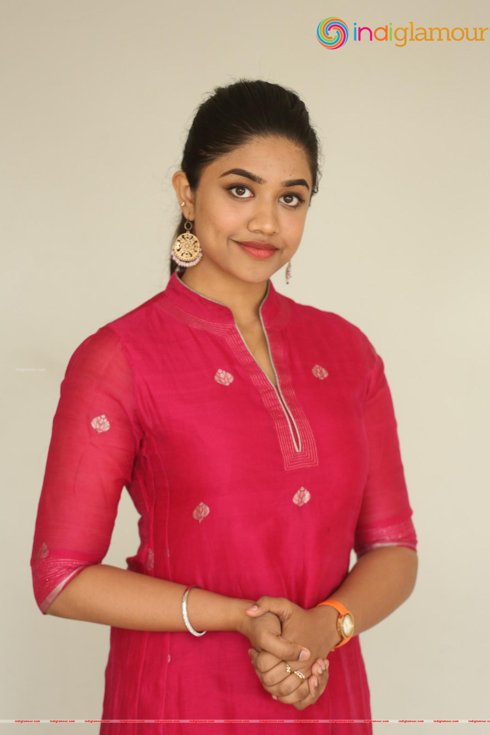 Malavika Satheesan Actress hd photo