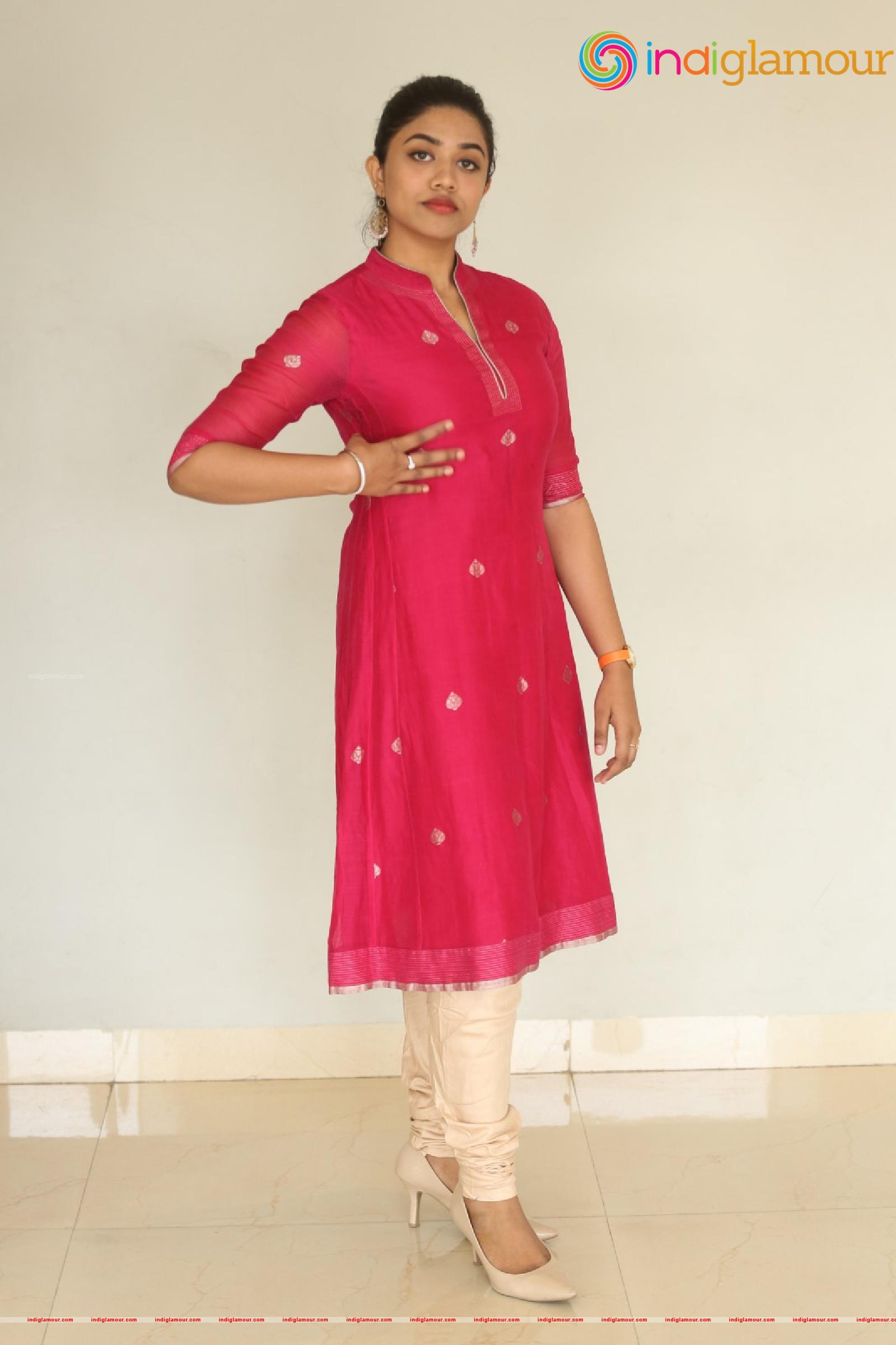 Malavika Satheesan Actress hd photo