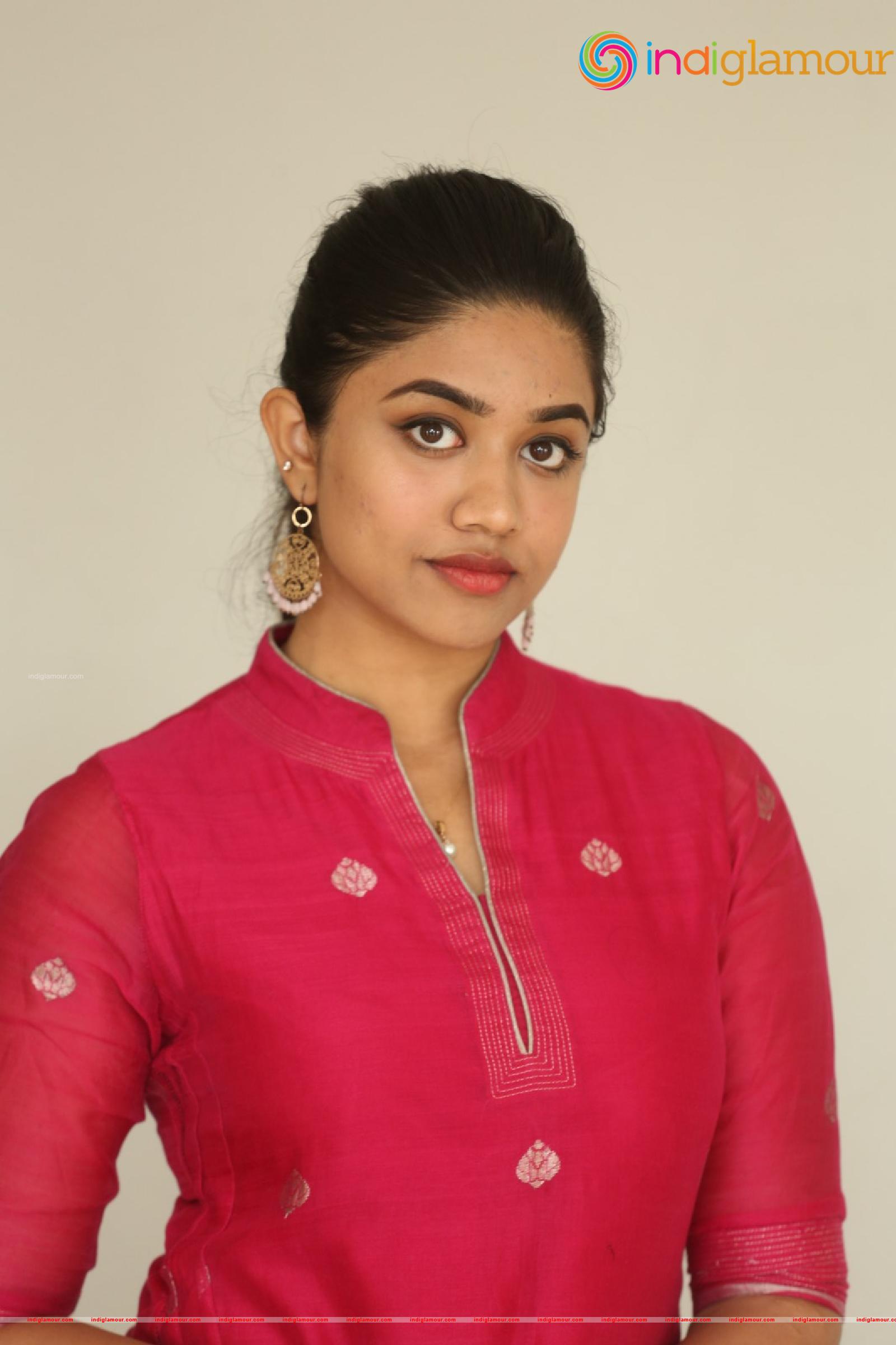 Malavika Satheesan Actress hd photo