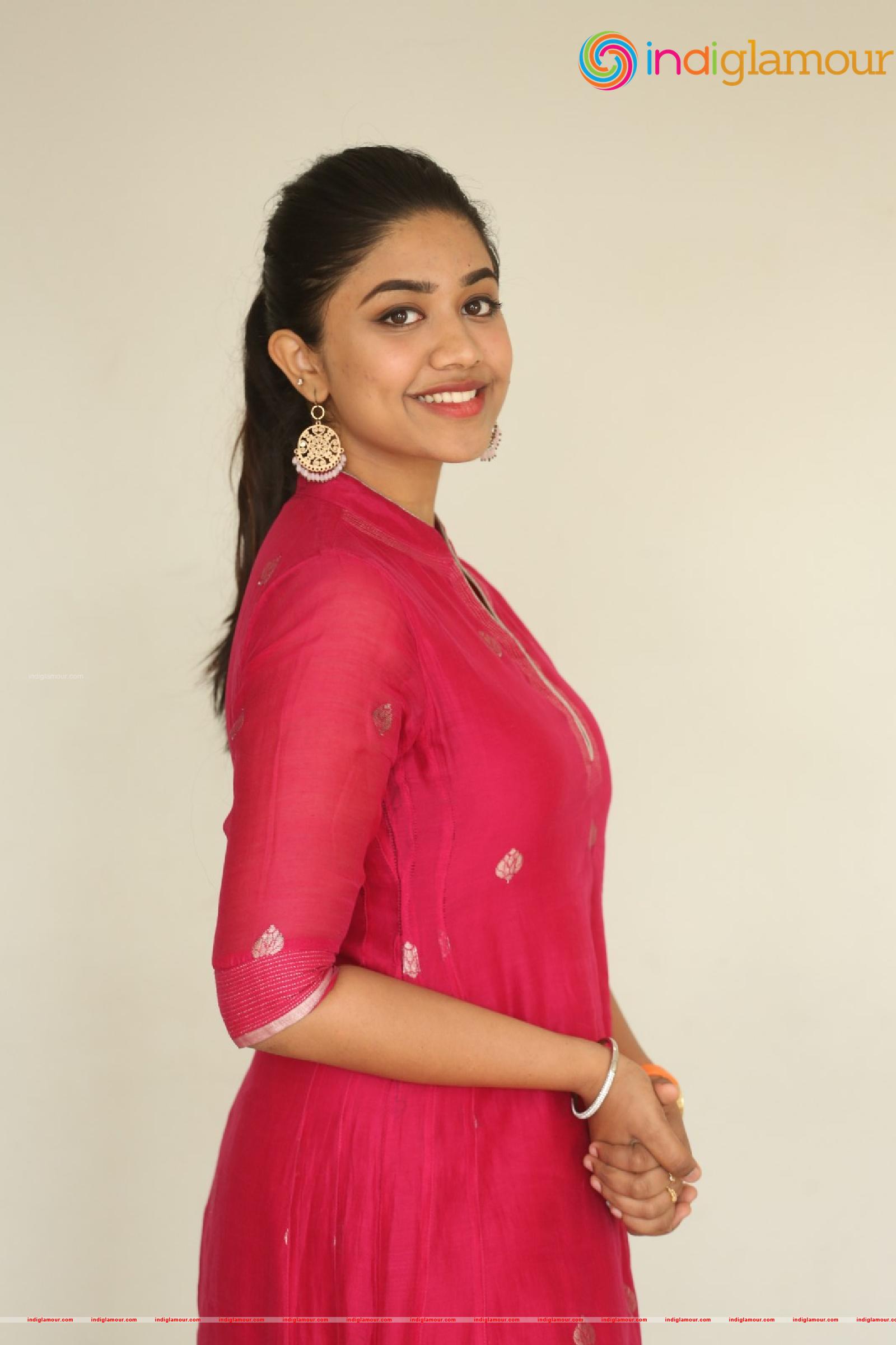 Malavika Satheesan Actress hd photo