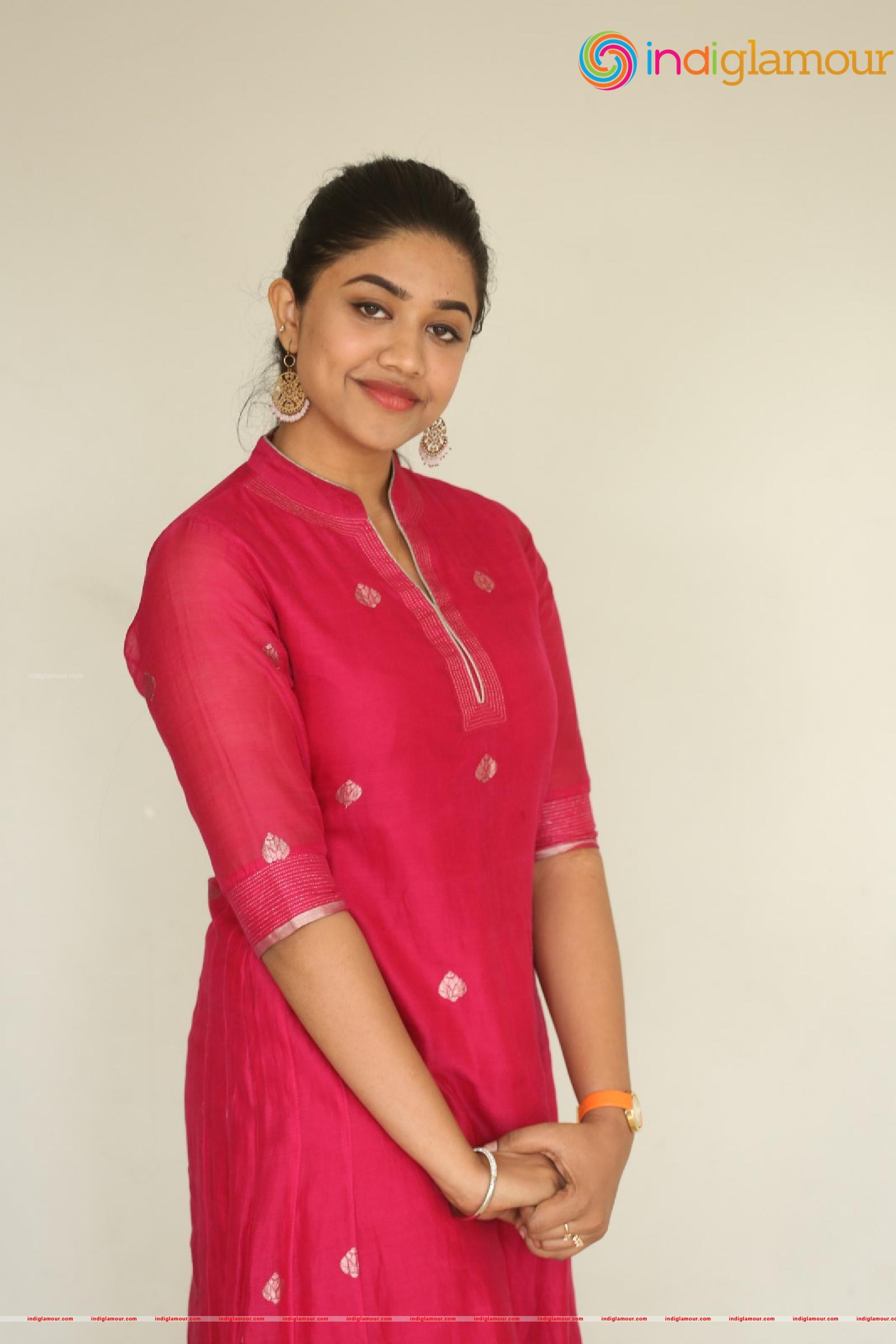 Malavika Satheesan Actress hd photo