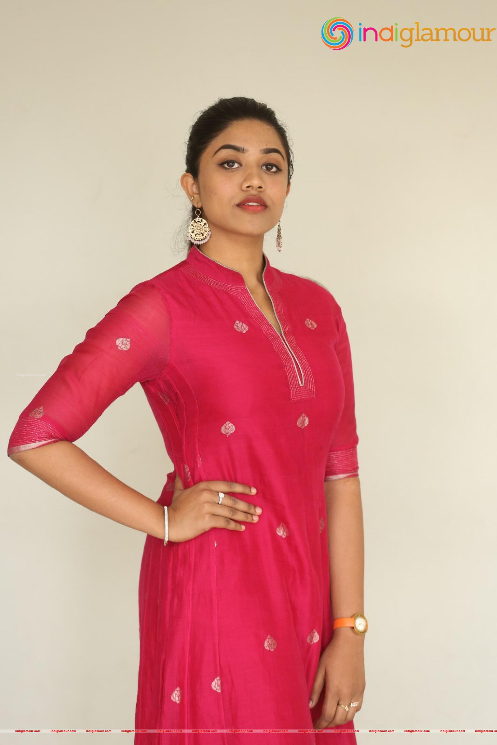 Malavika Satheesan Actress hd photo