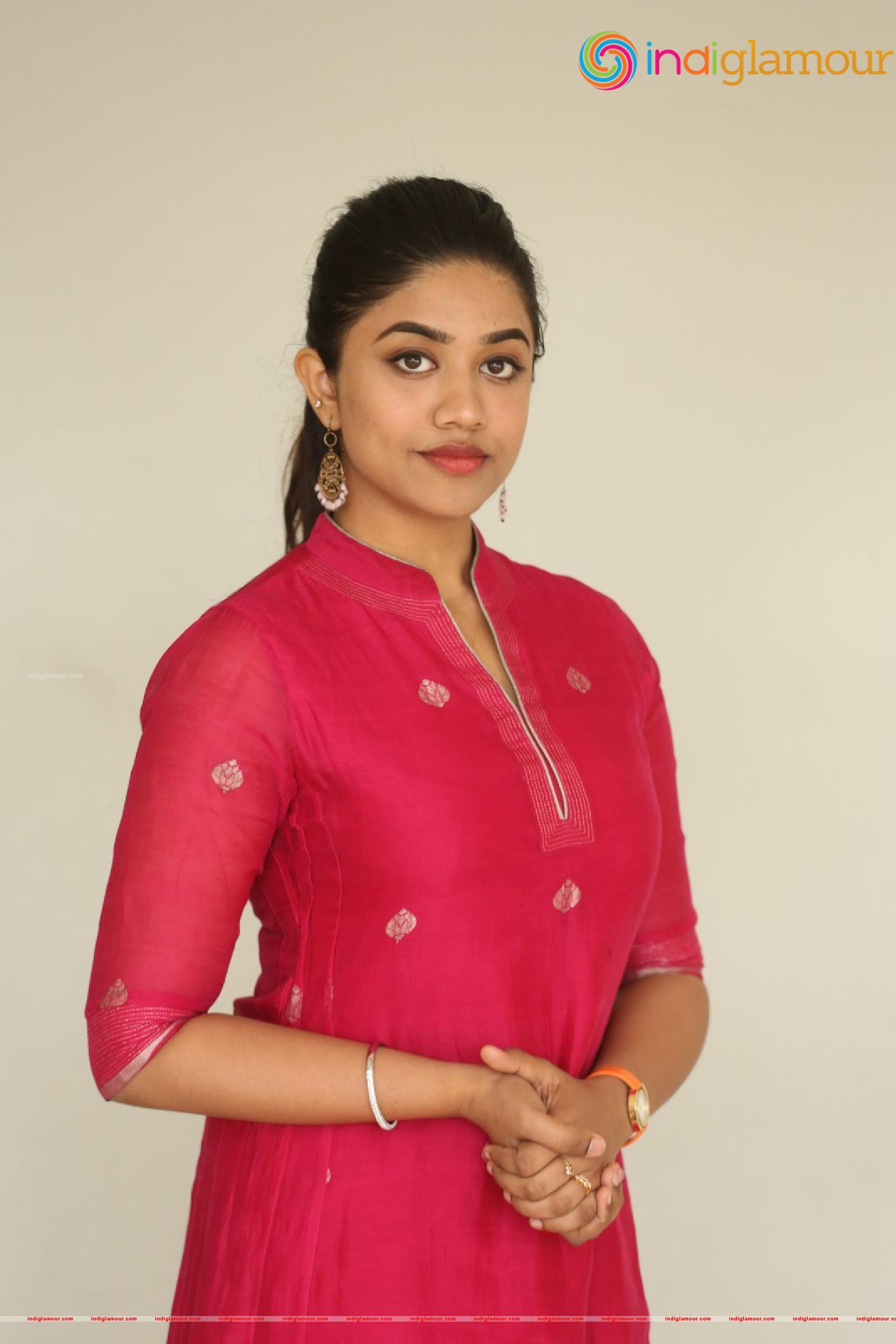 Malavika Satheesan Actress hd photo