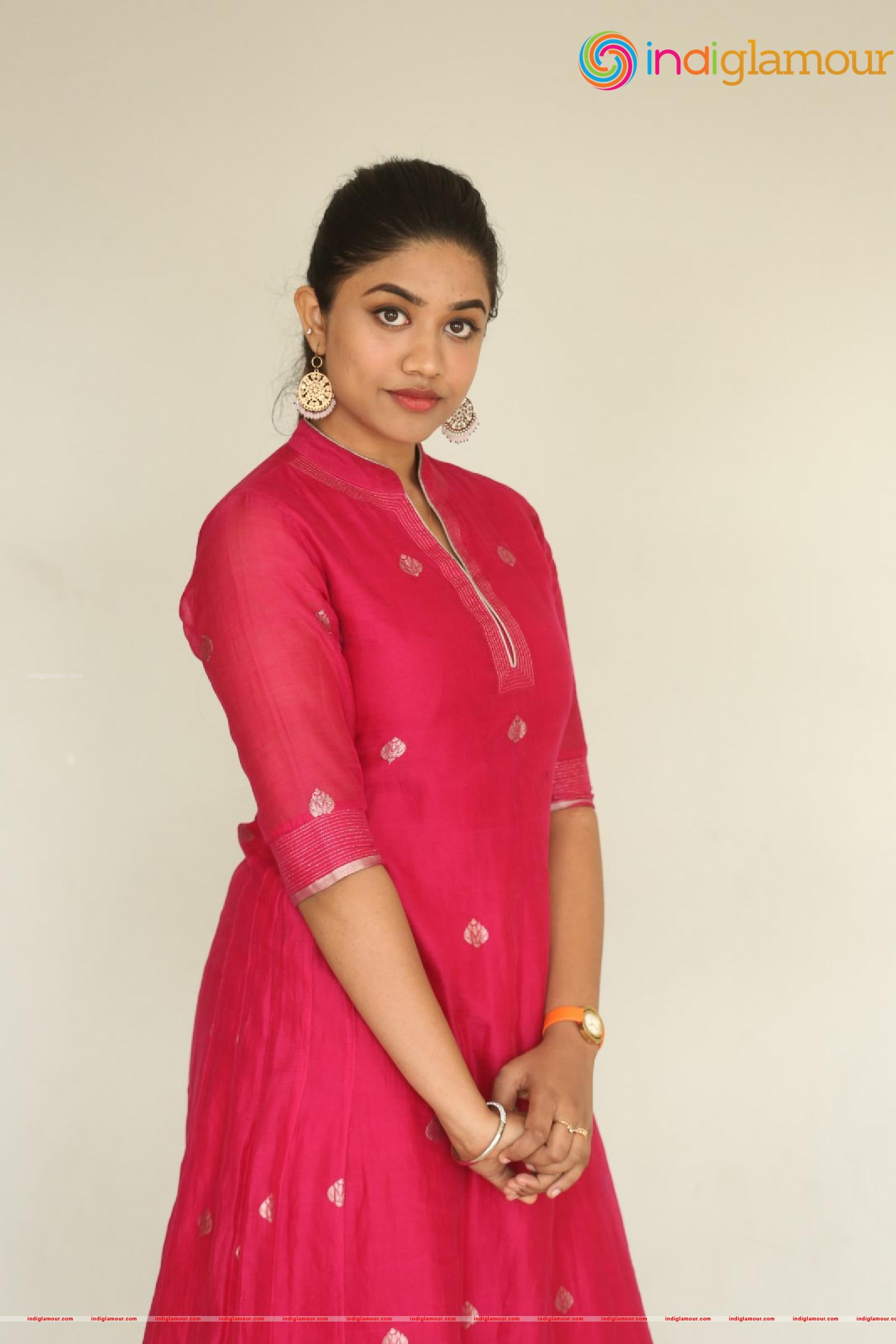 Malavika Satheesan Actress hd photo