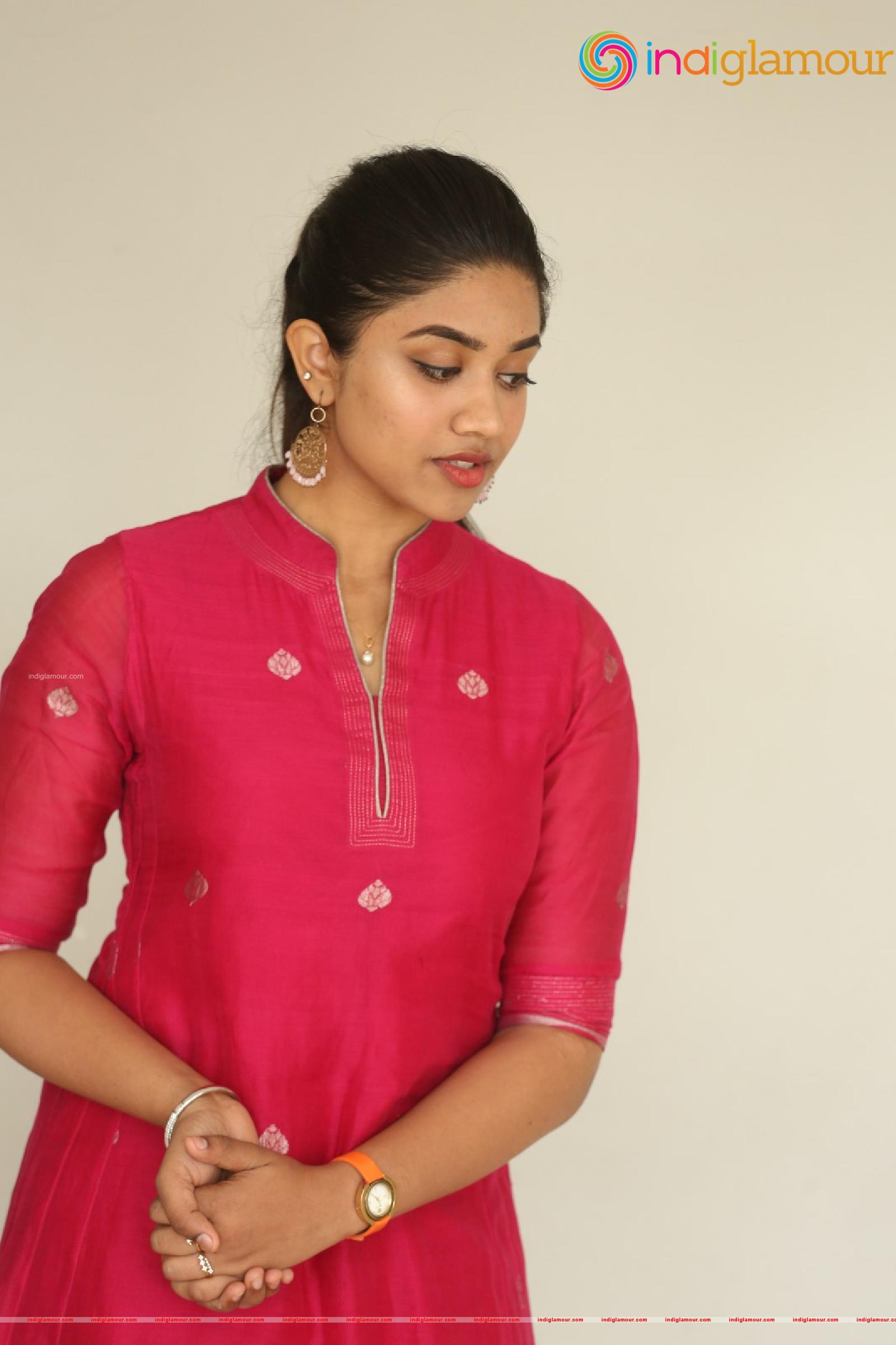 Malavika Satheesan Actress hd photo