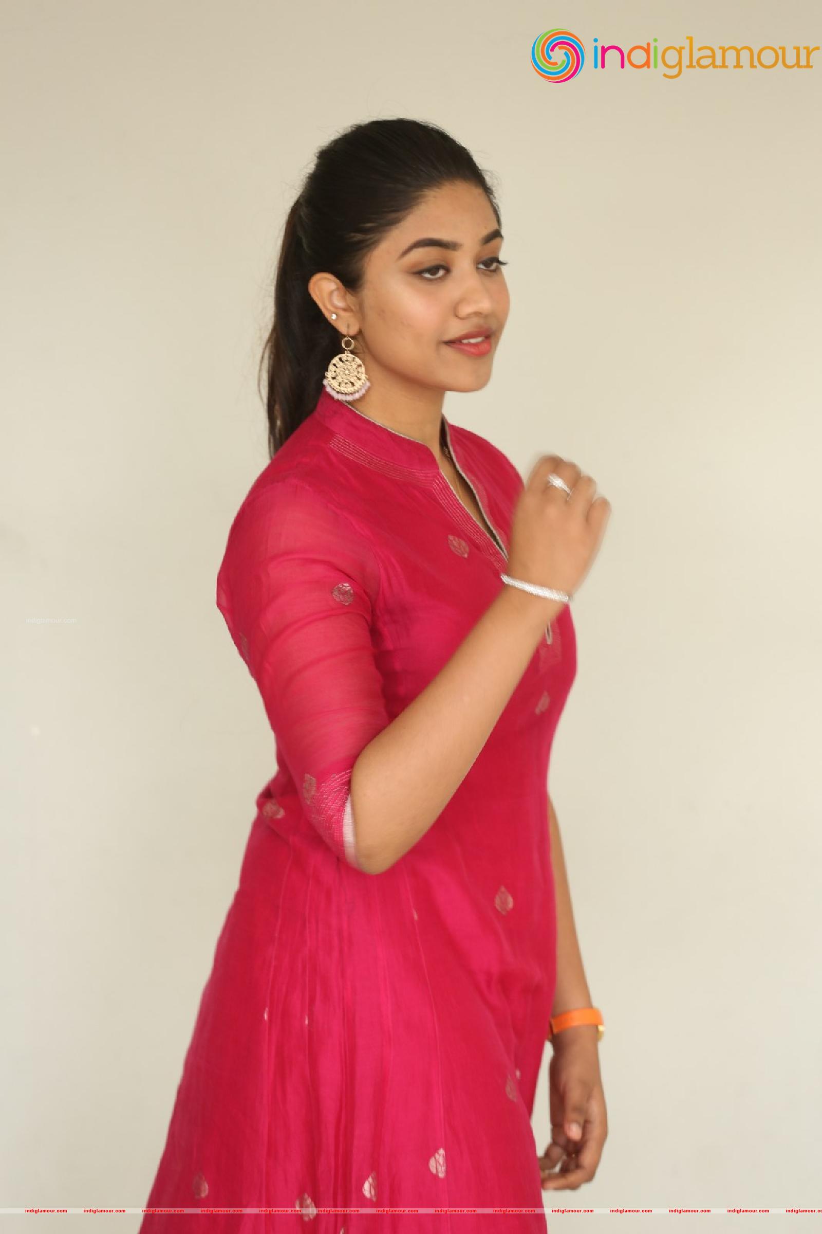 Malavika Satheesan Actress hd photo