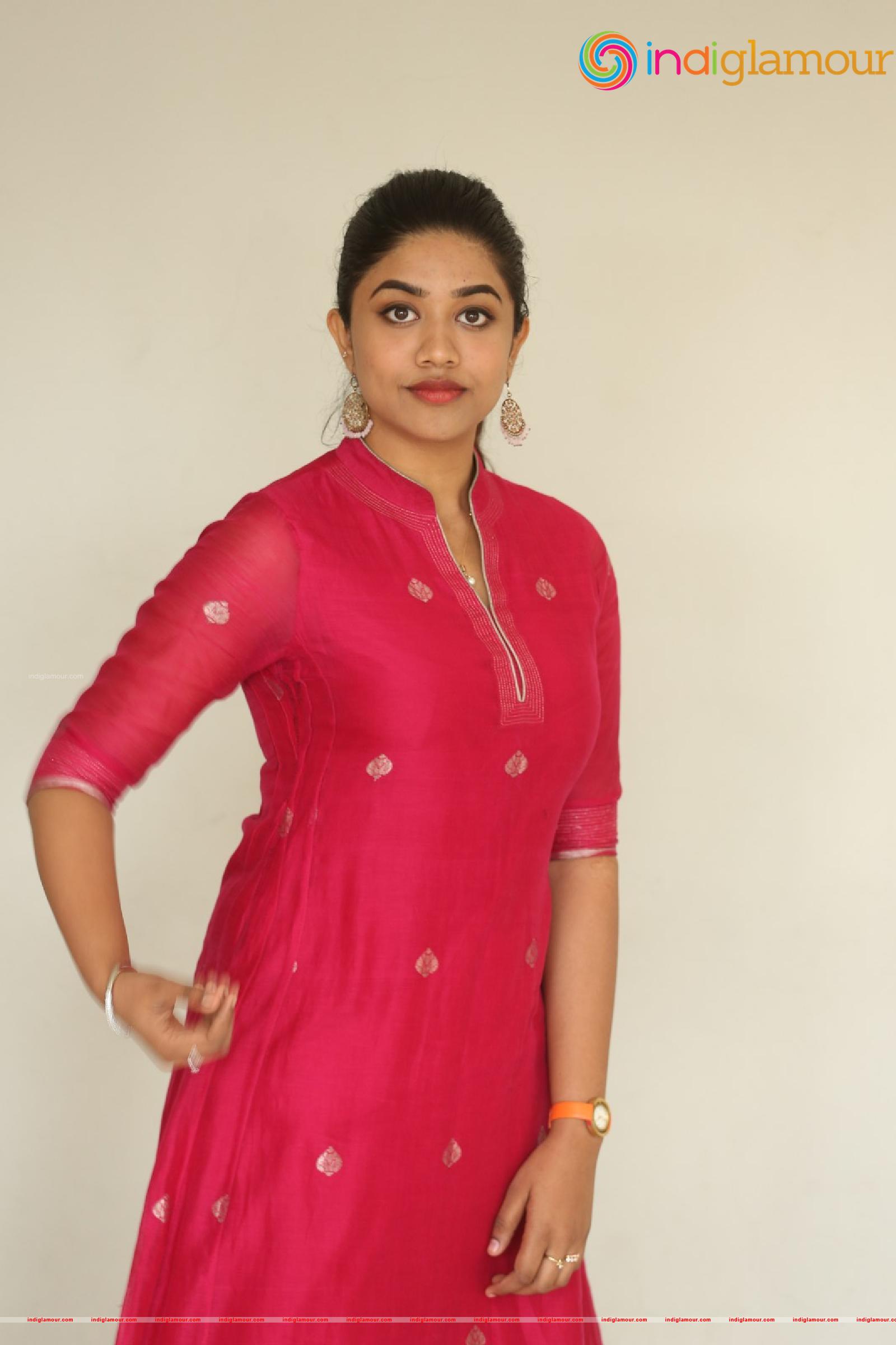 Malavika Satheesan Actress hd photo