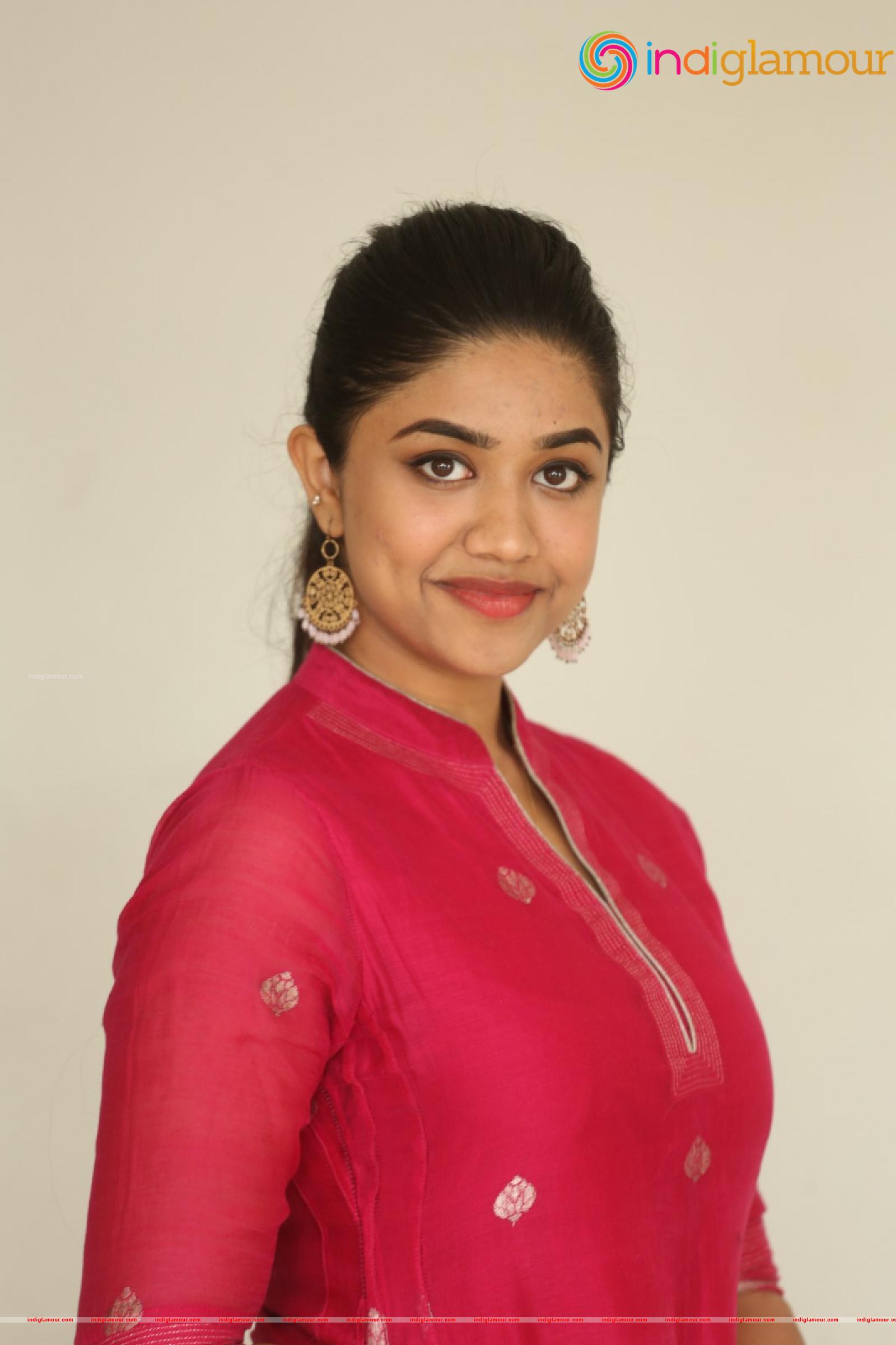 Malavika Satheesan Actress hd photo