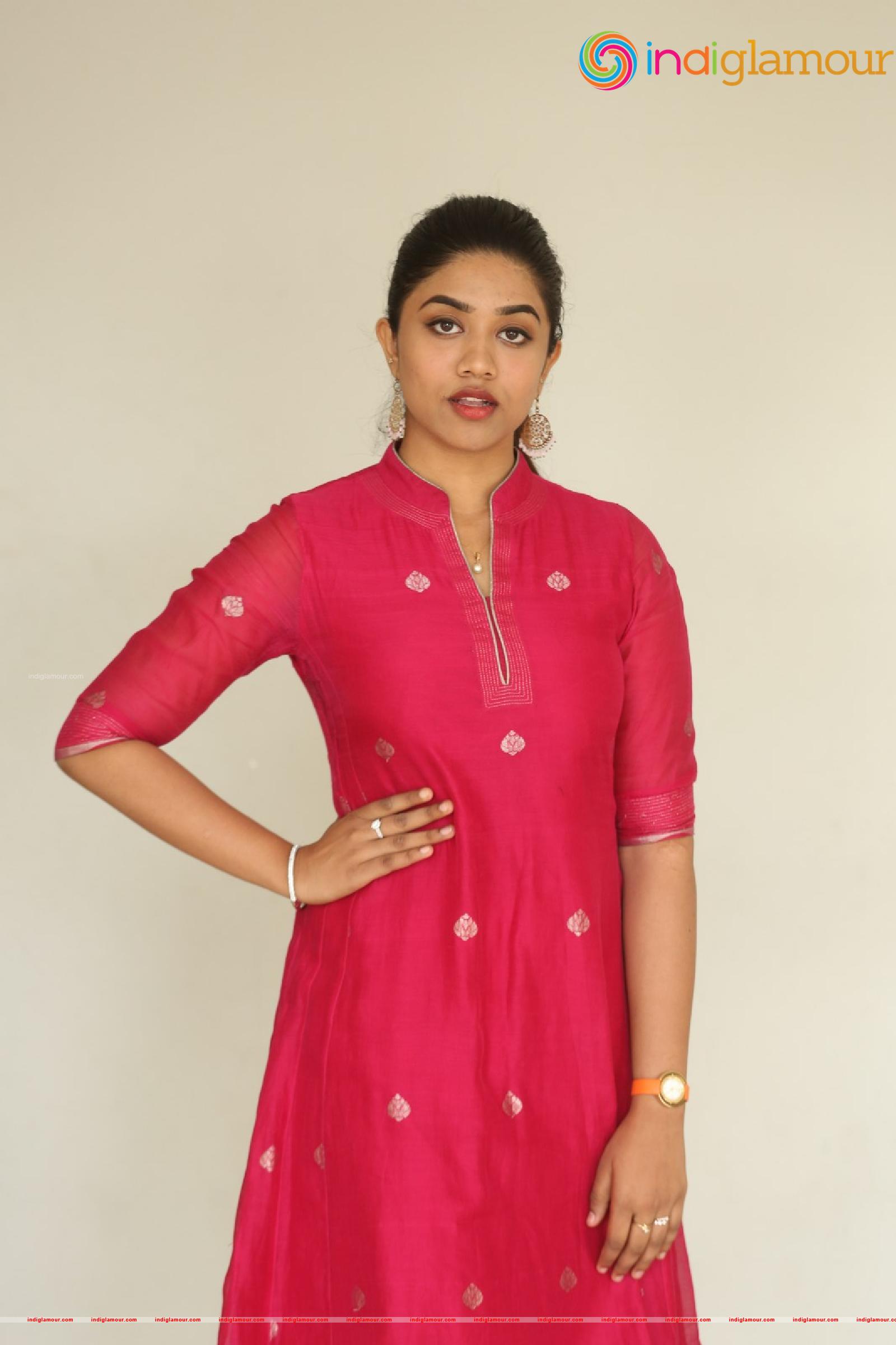 Malavika Satheesan Actress hd photo