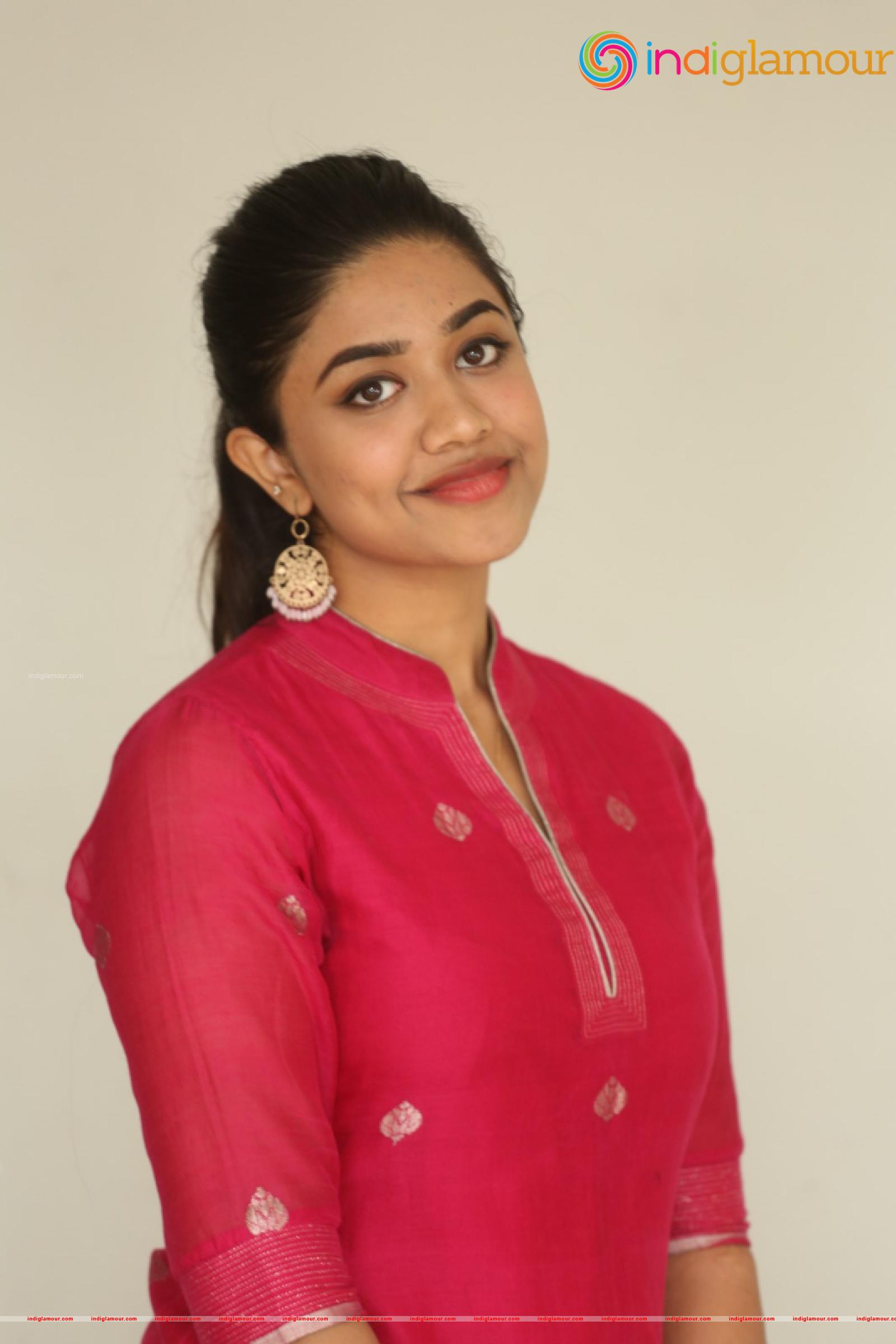 Malavika Satheesan Actress hd photo