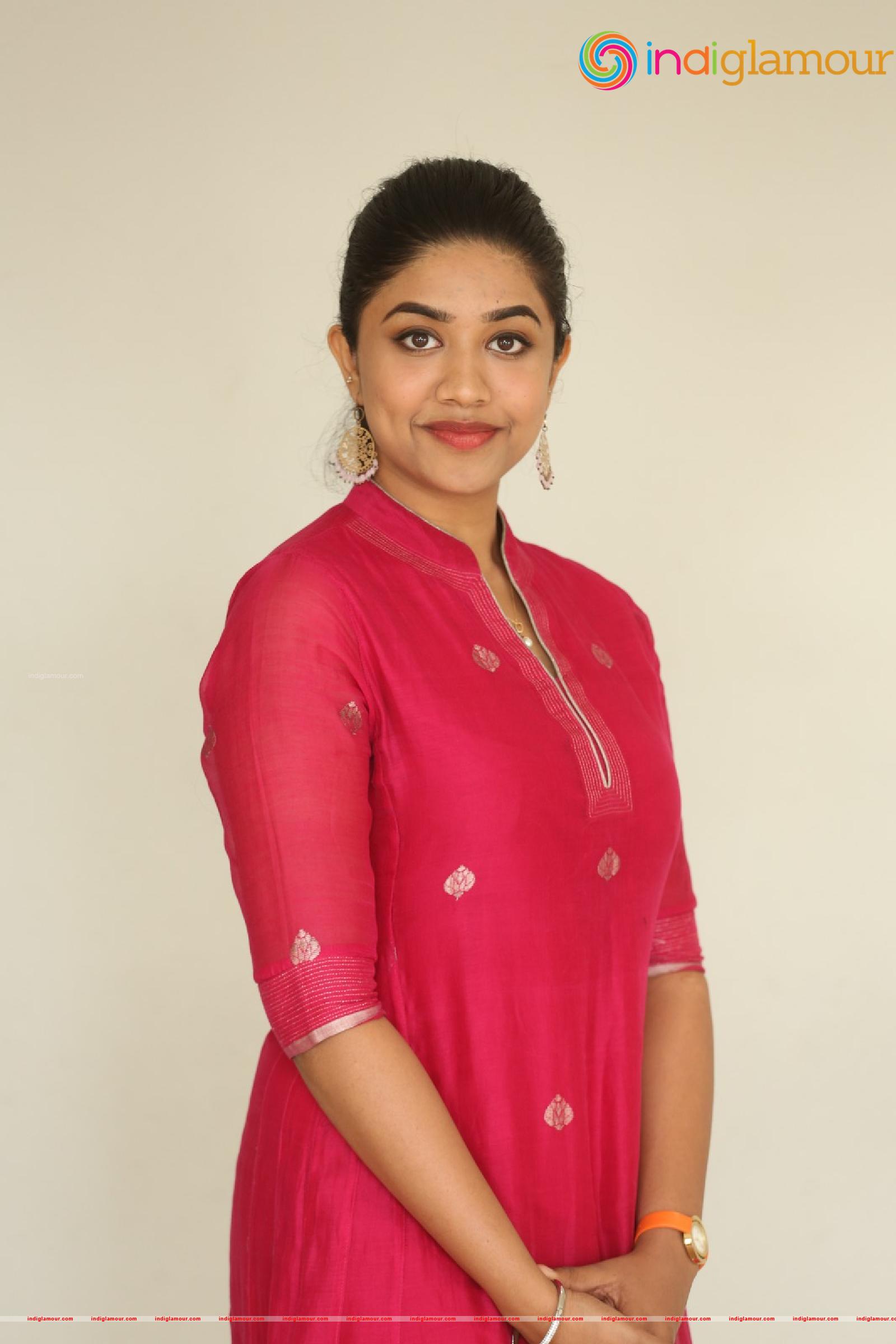 Malavika Satheesan Actress hd photo