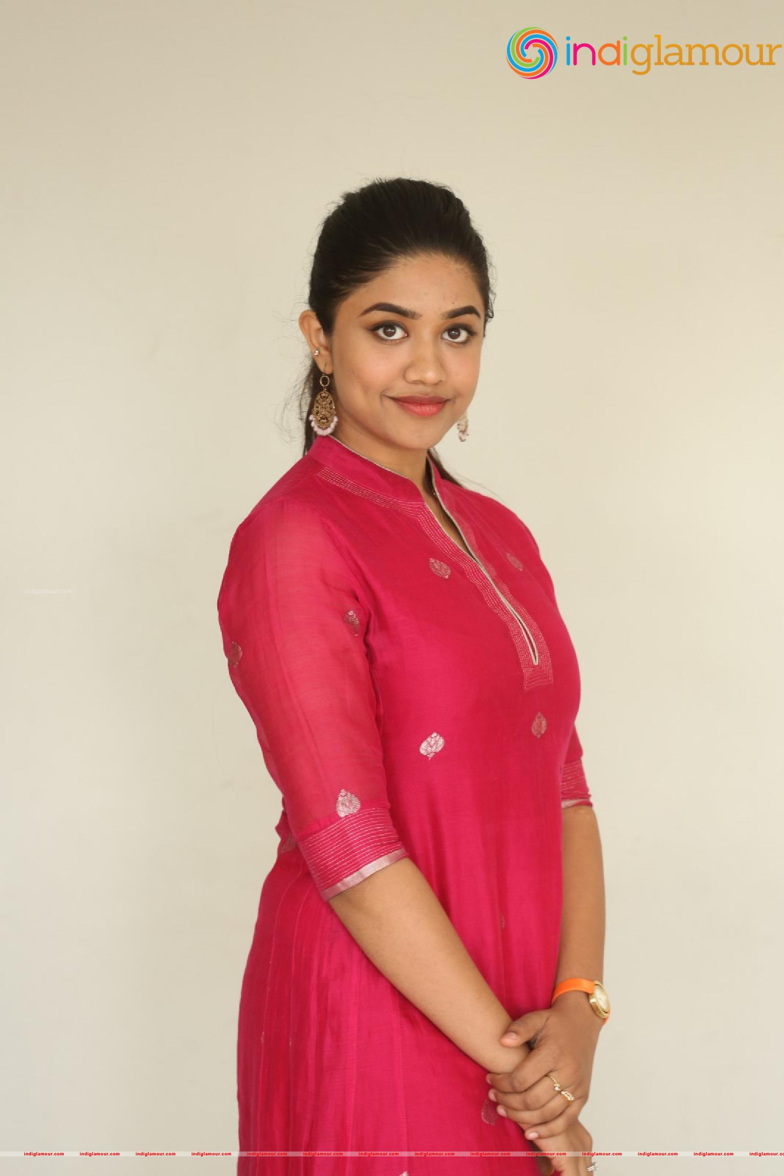 Malavika Satheesan Actress hd photo