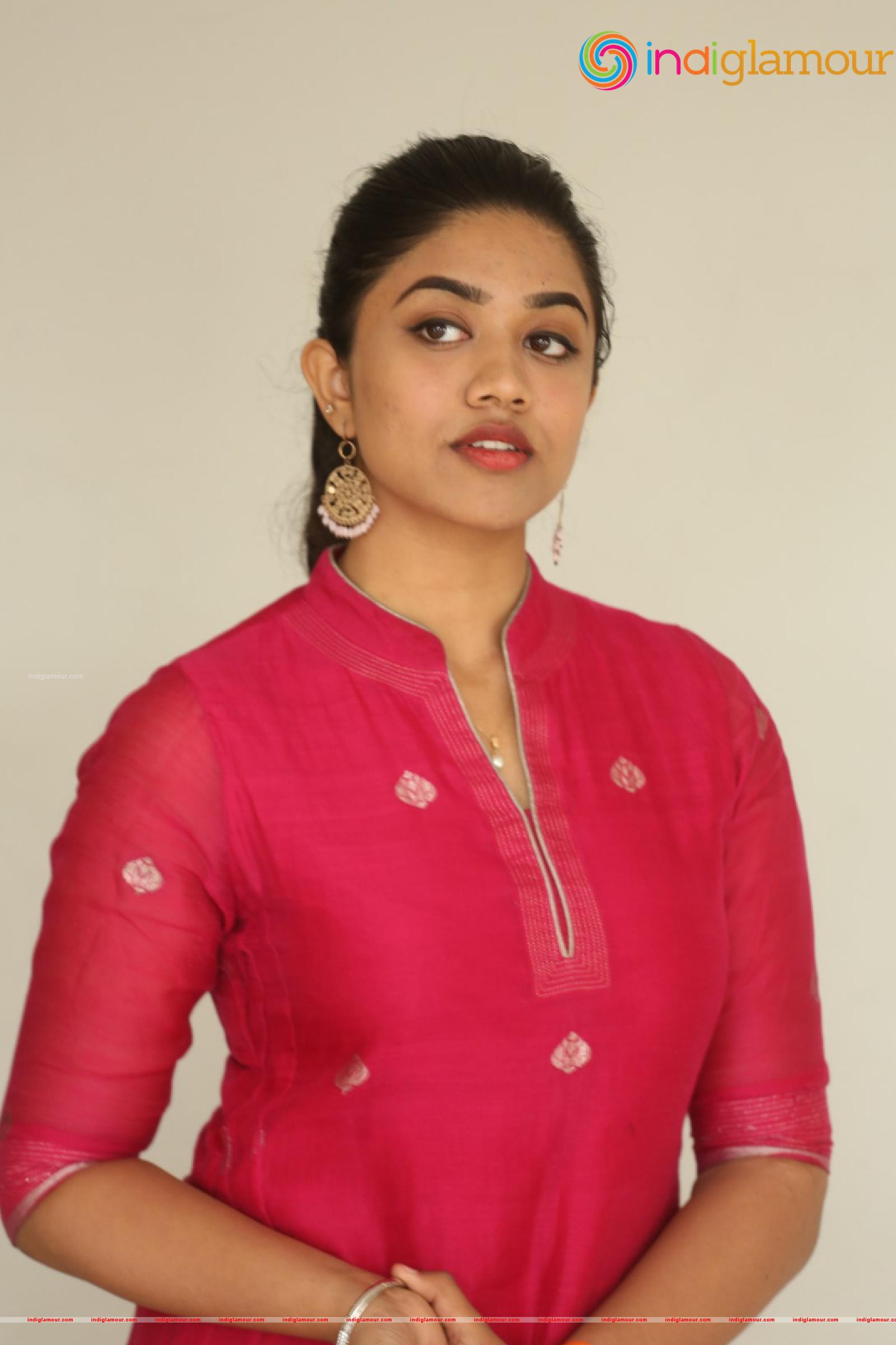 Malavika Satheesan Actress hd photo