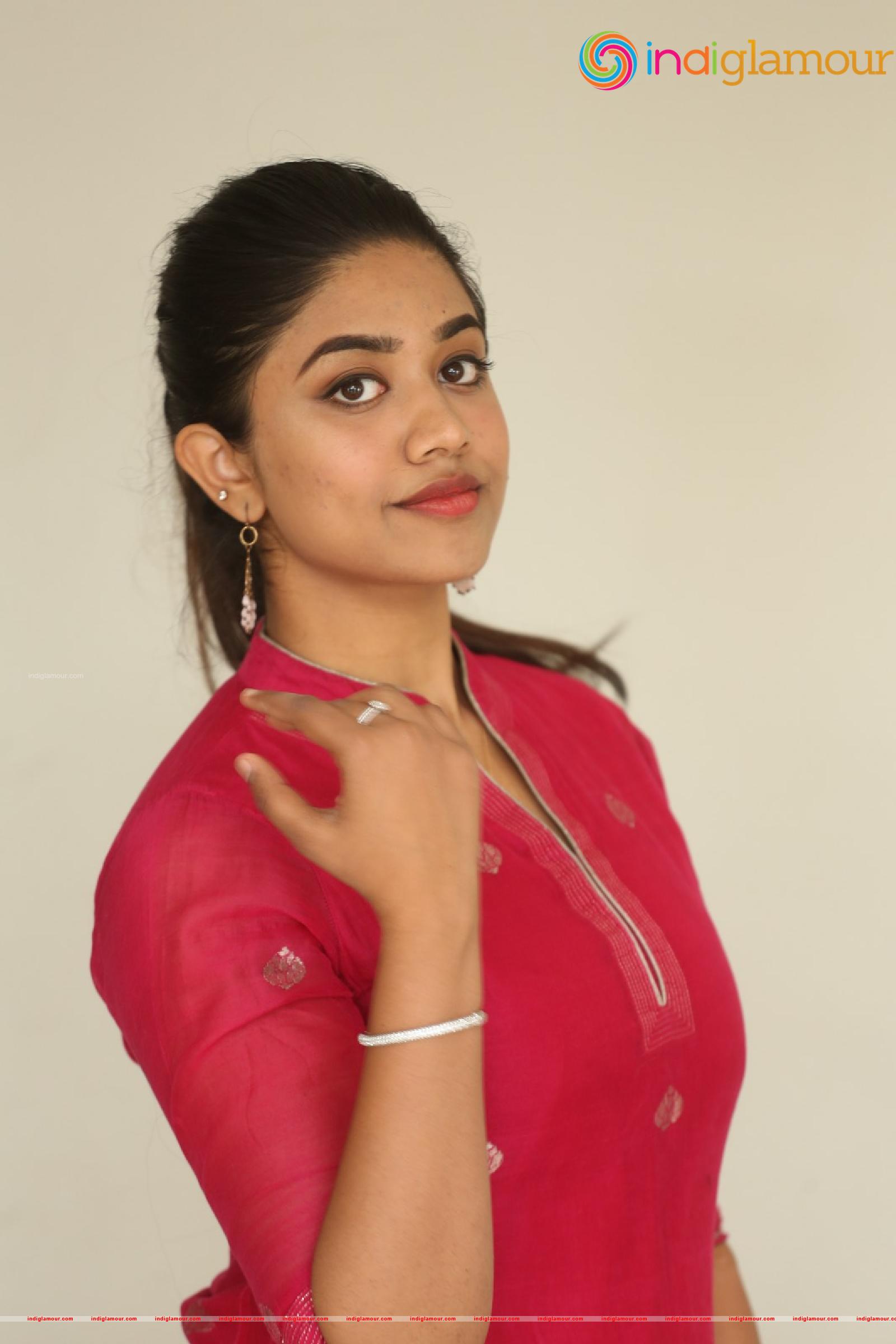 Malavika Satheesan Actress hd photo