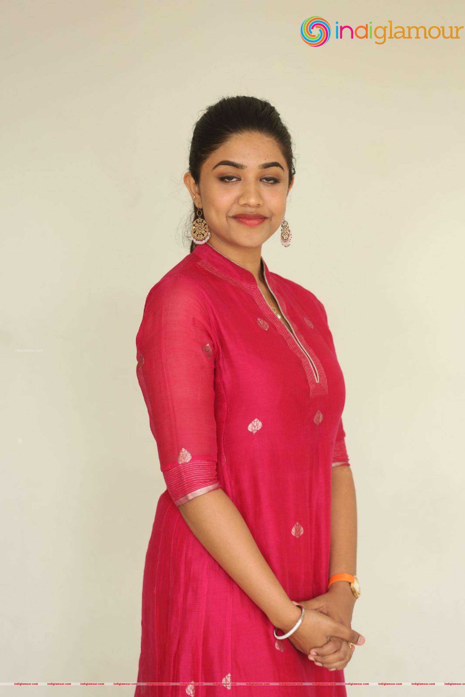 Malavika Satheesan Actress hd photo