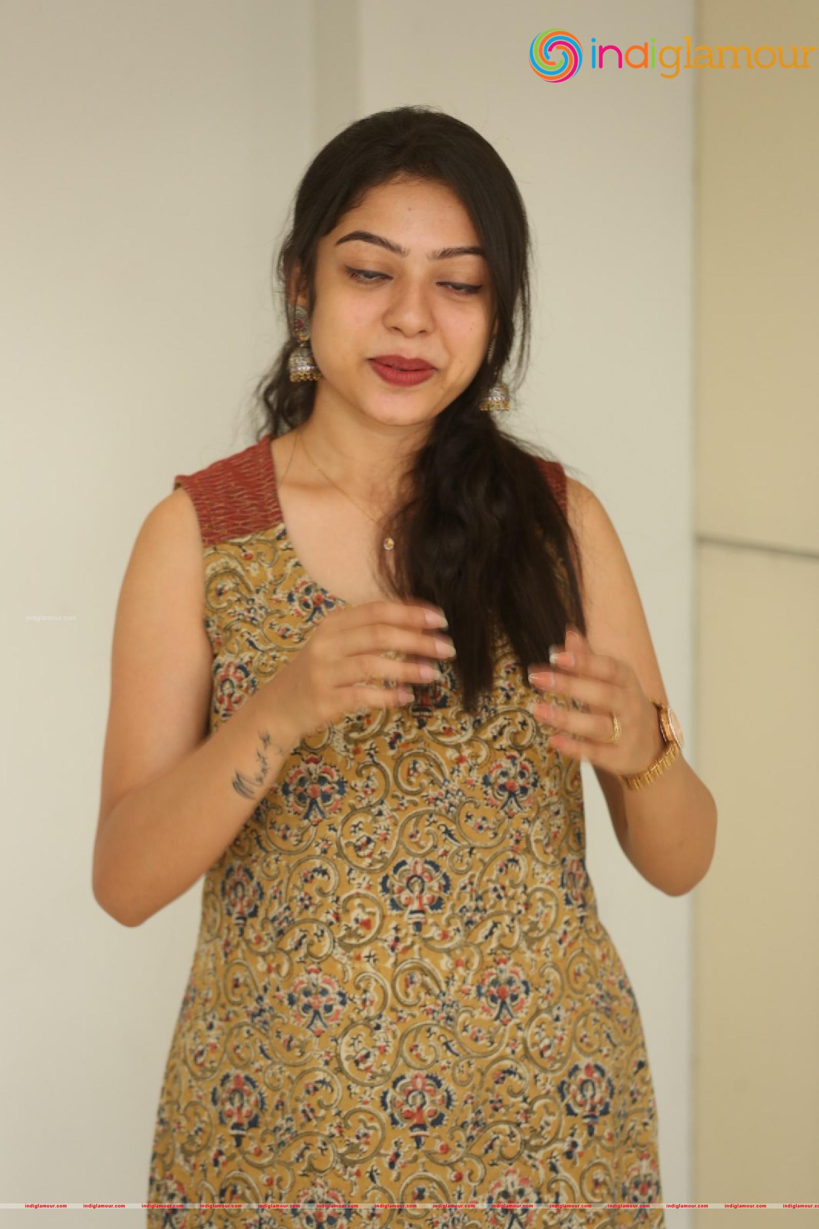 Varsha Bollamma Actress hd photo
