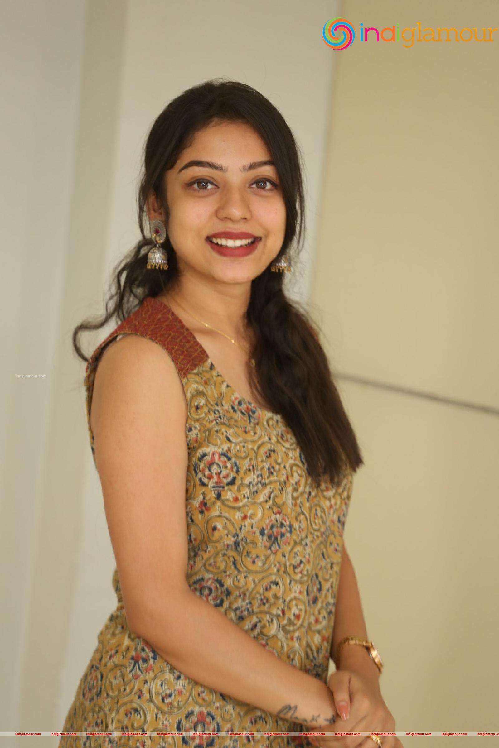 Varsha Bollamma Actress hd photo