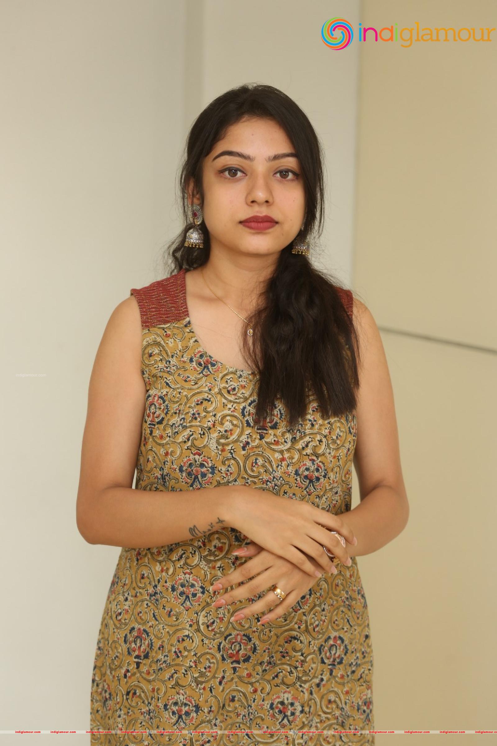 Varsha Bollamma Actress hd photo