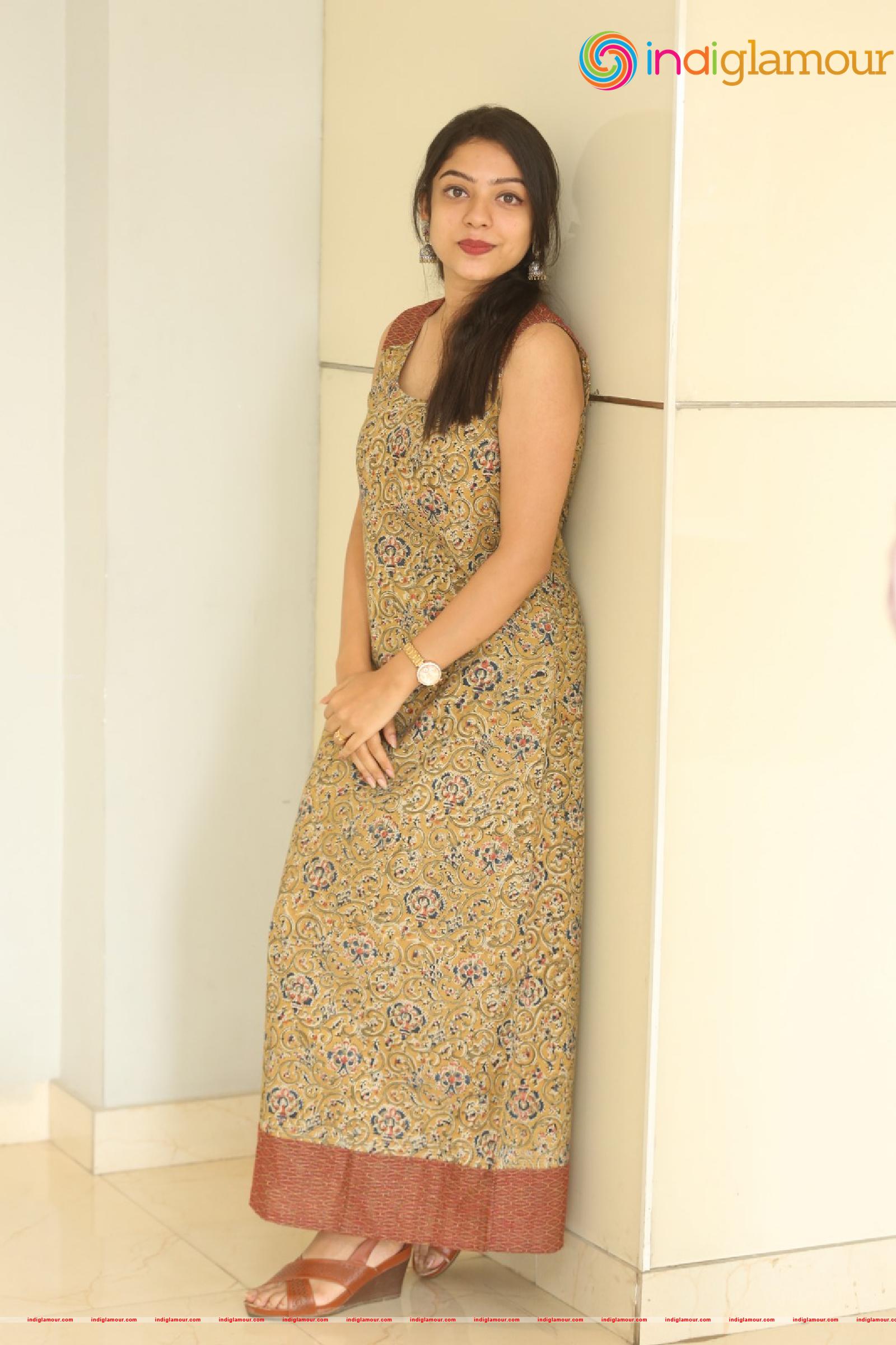 Varsha Bollamma Actress hd photo