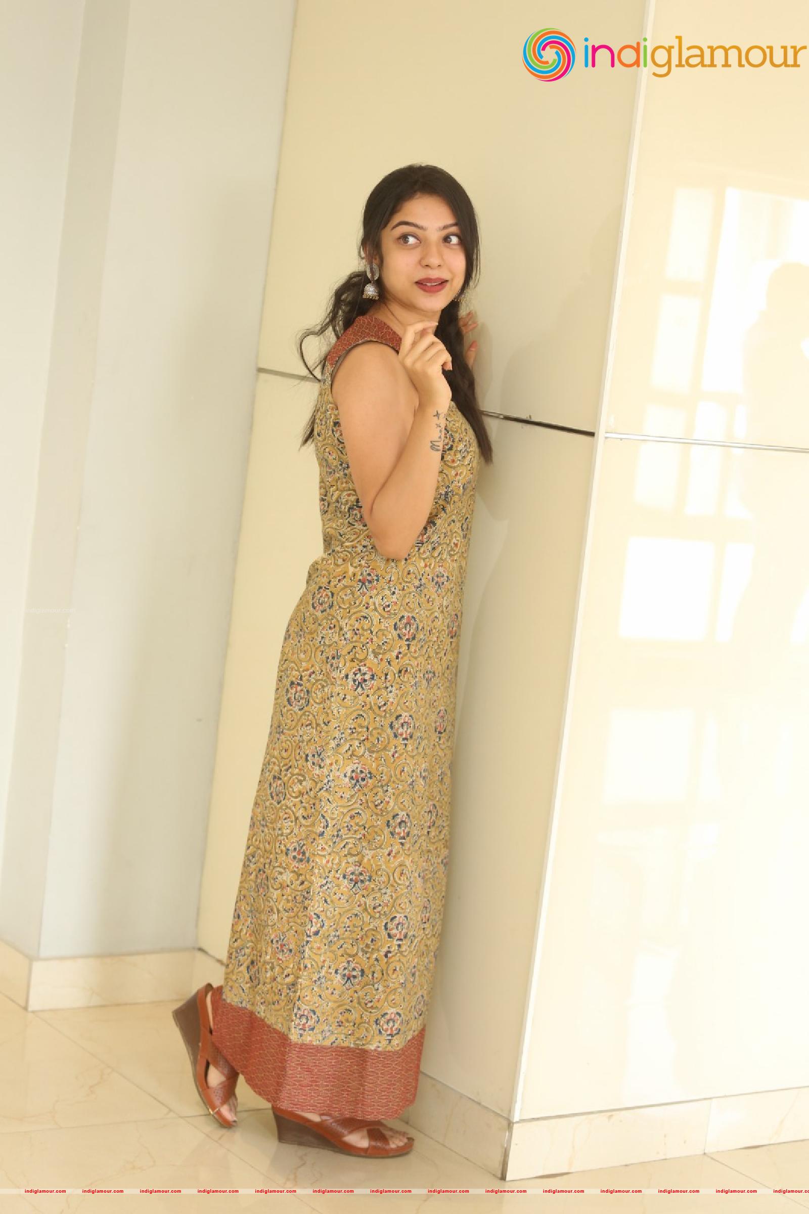 Varsha Bollamma Actress hd photo