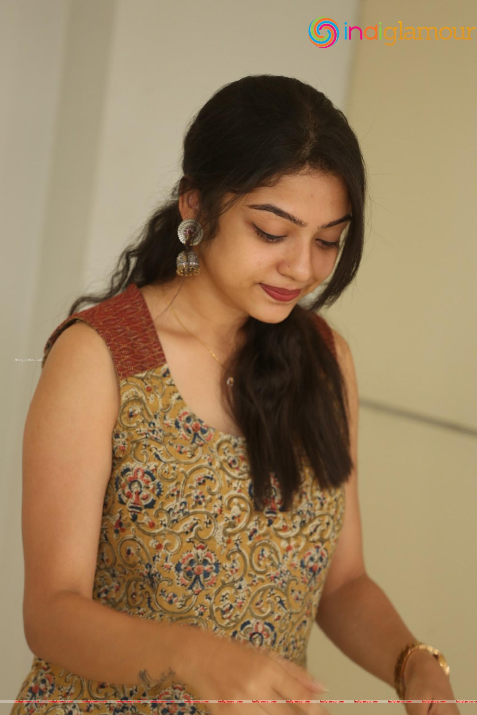 Varsha Bollamma Actress hd photo