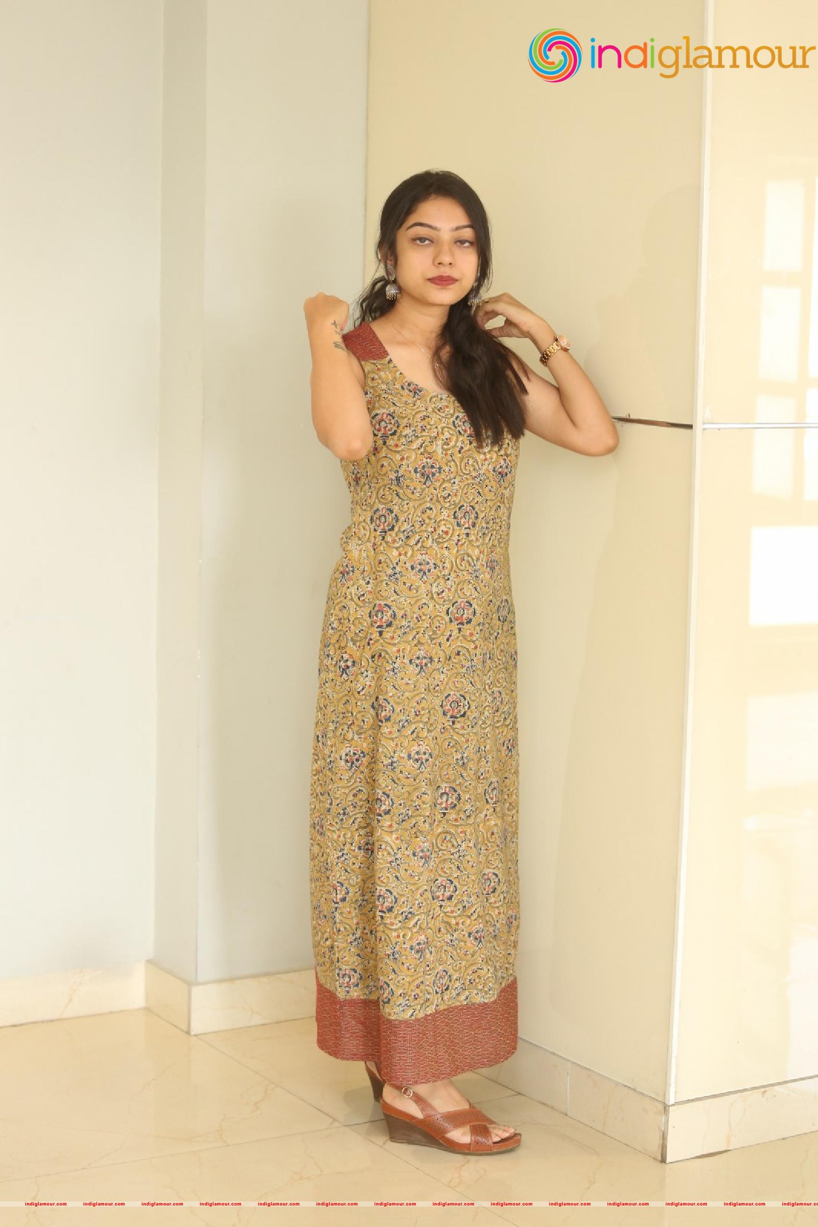 Varsha Bollamma Actress hd photo