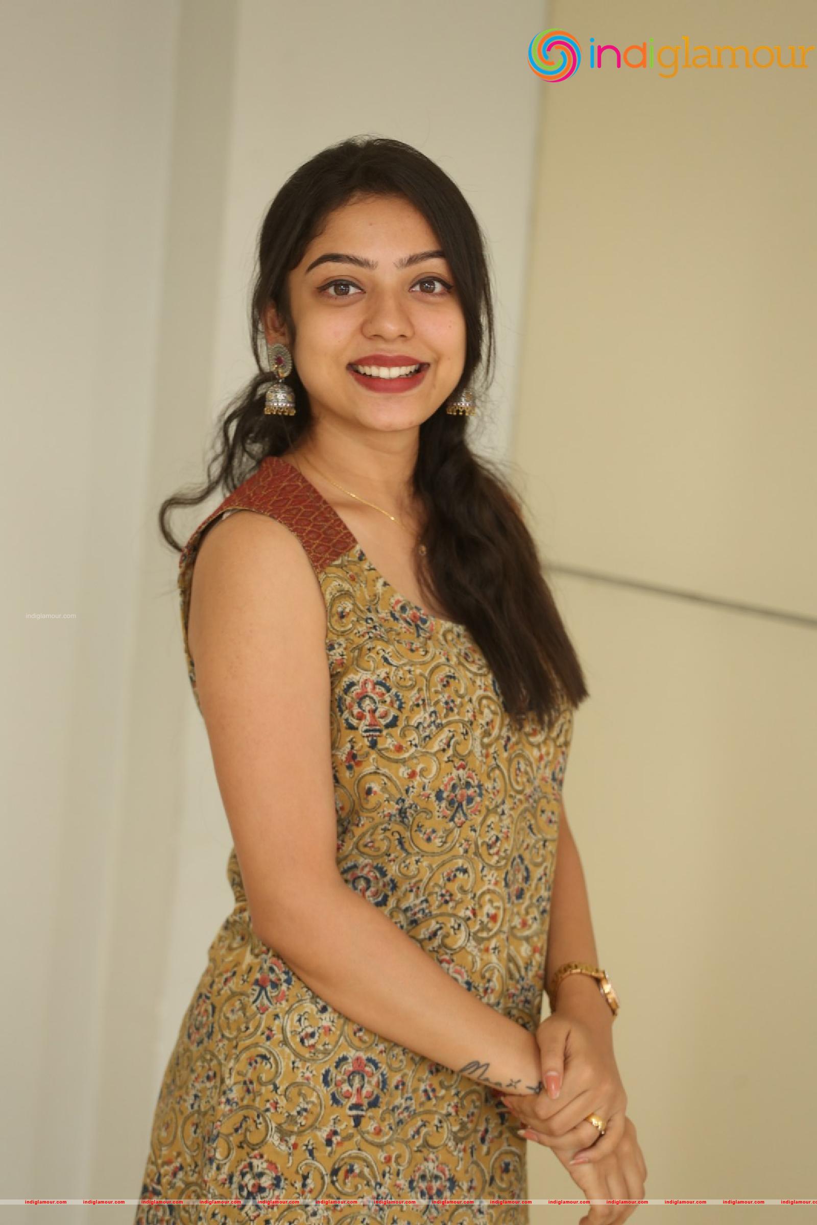 Varsha Bollamma Actress hd photo