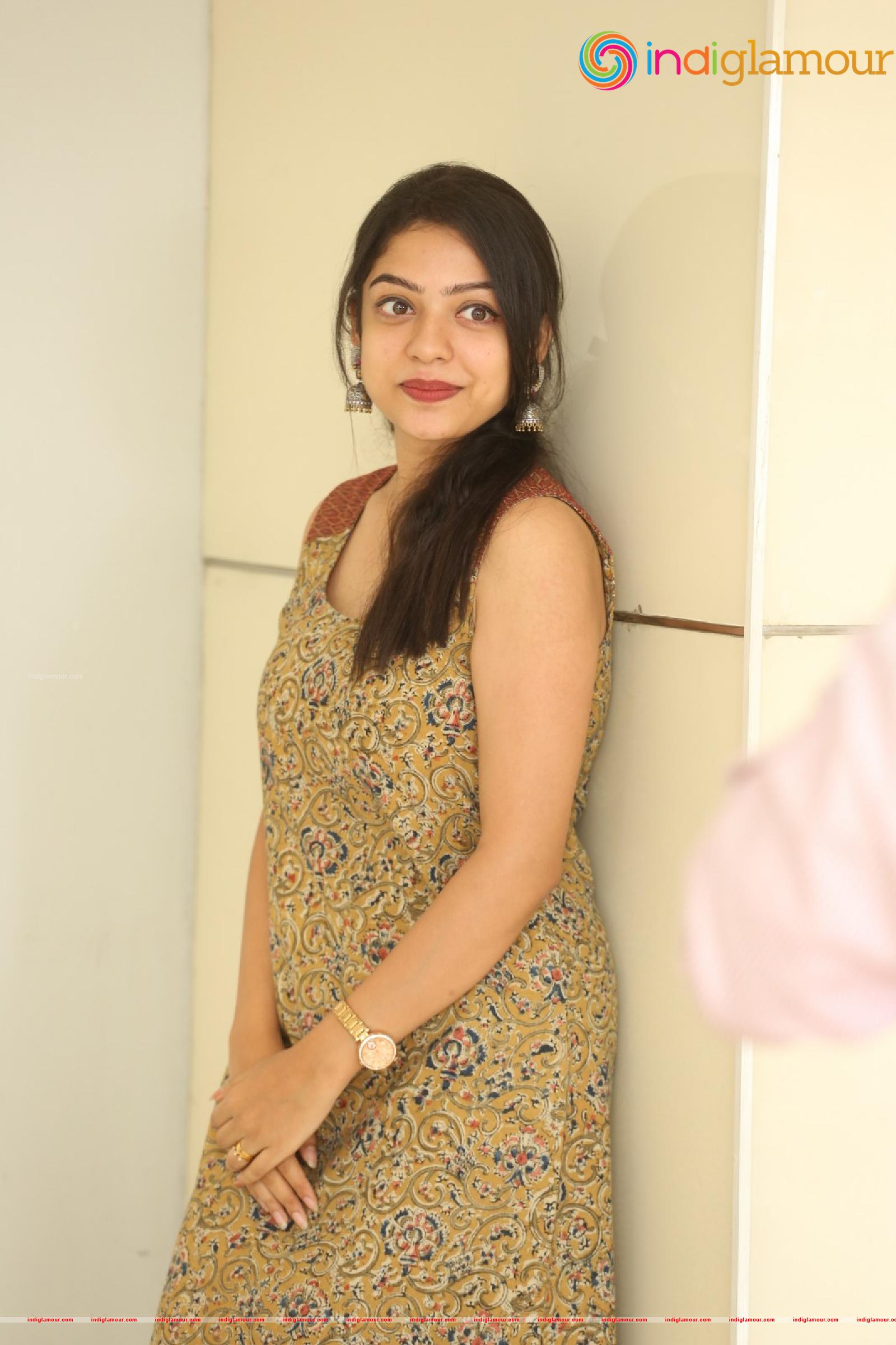 Varsha Bollamma Actress hd photo