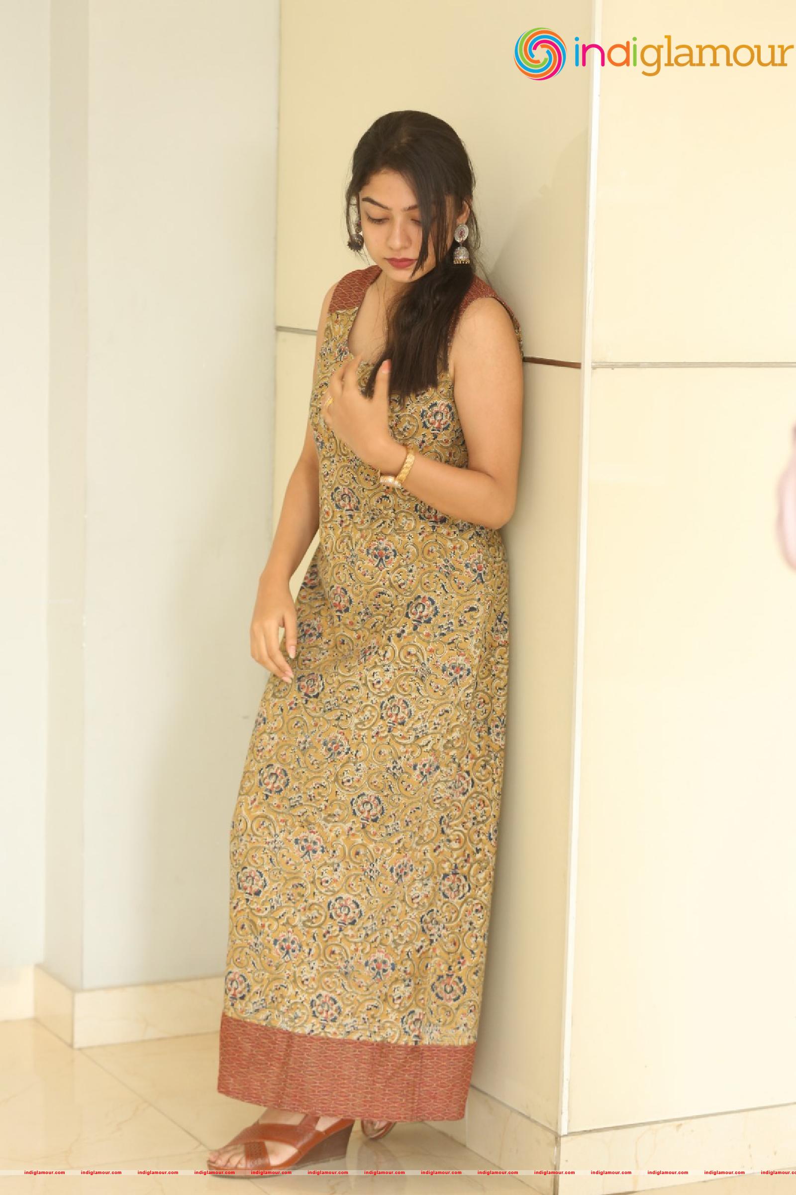 Varsha Bollamma Actress hd photo
