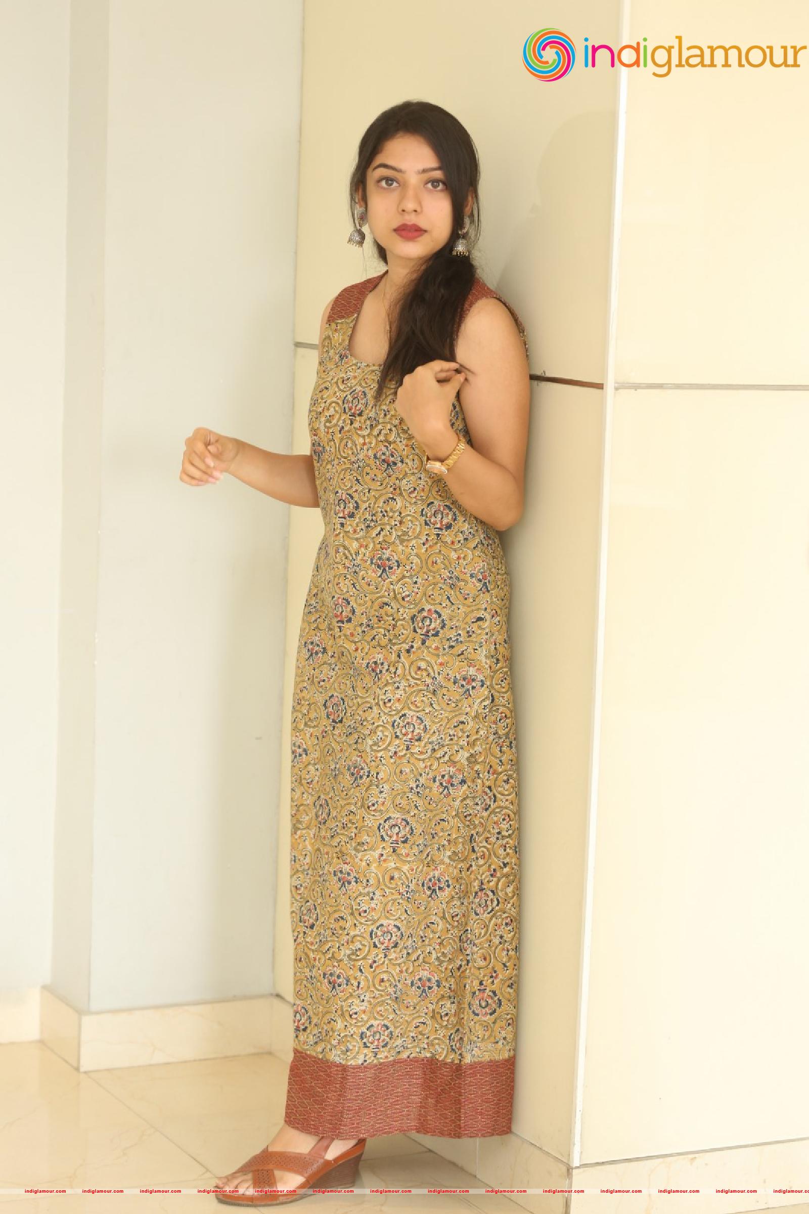 Varsha Bollamma Actress hd photo