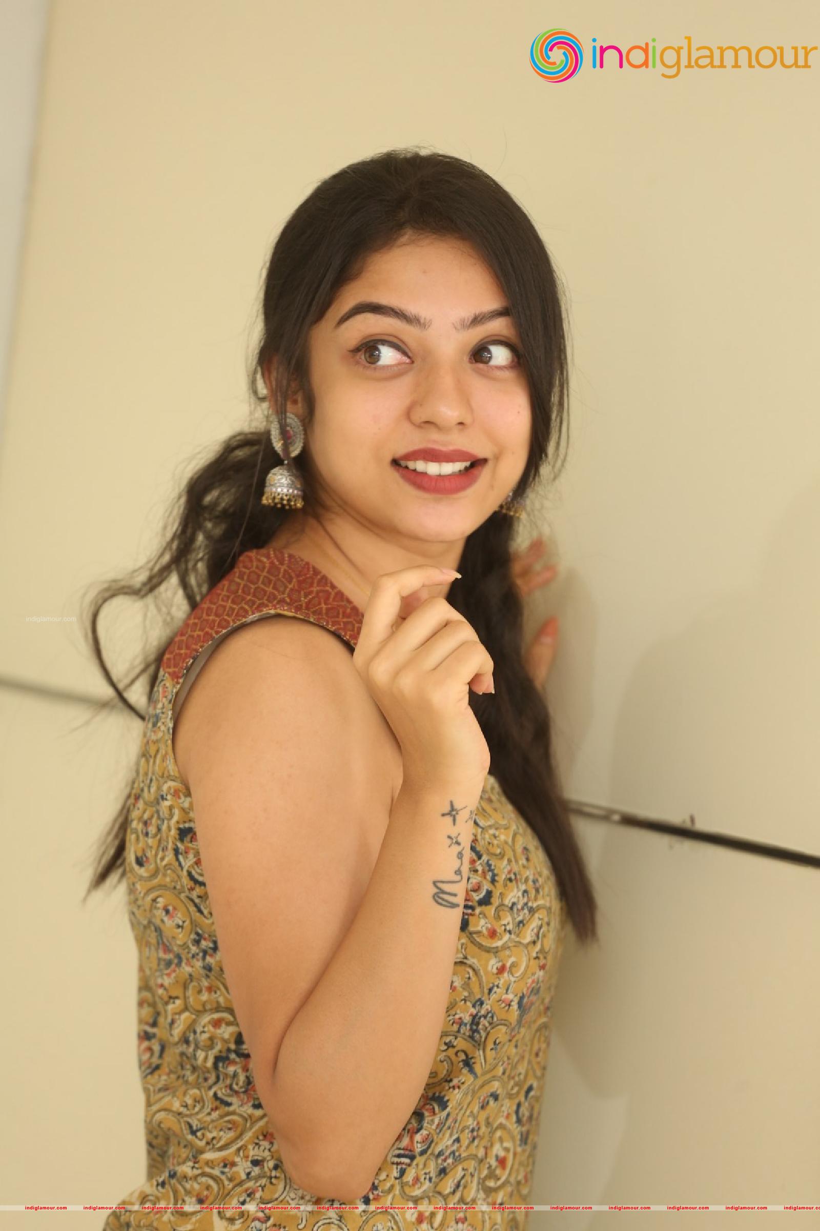 Varsha Bollamma Actress hd photo
