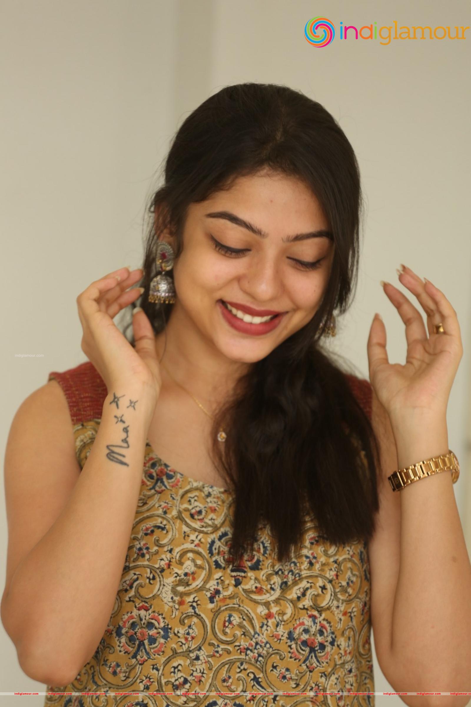 Varsha Bollamma Actress hd photo