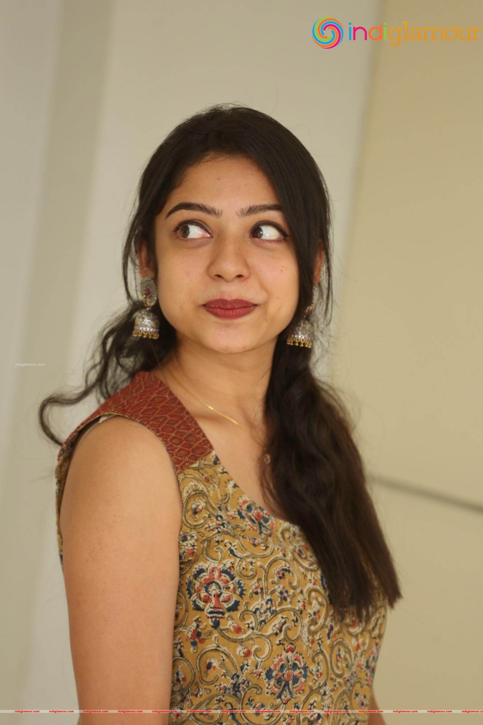 Varsha Bollamma Actress hd photo