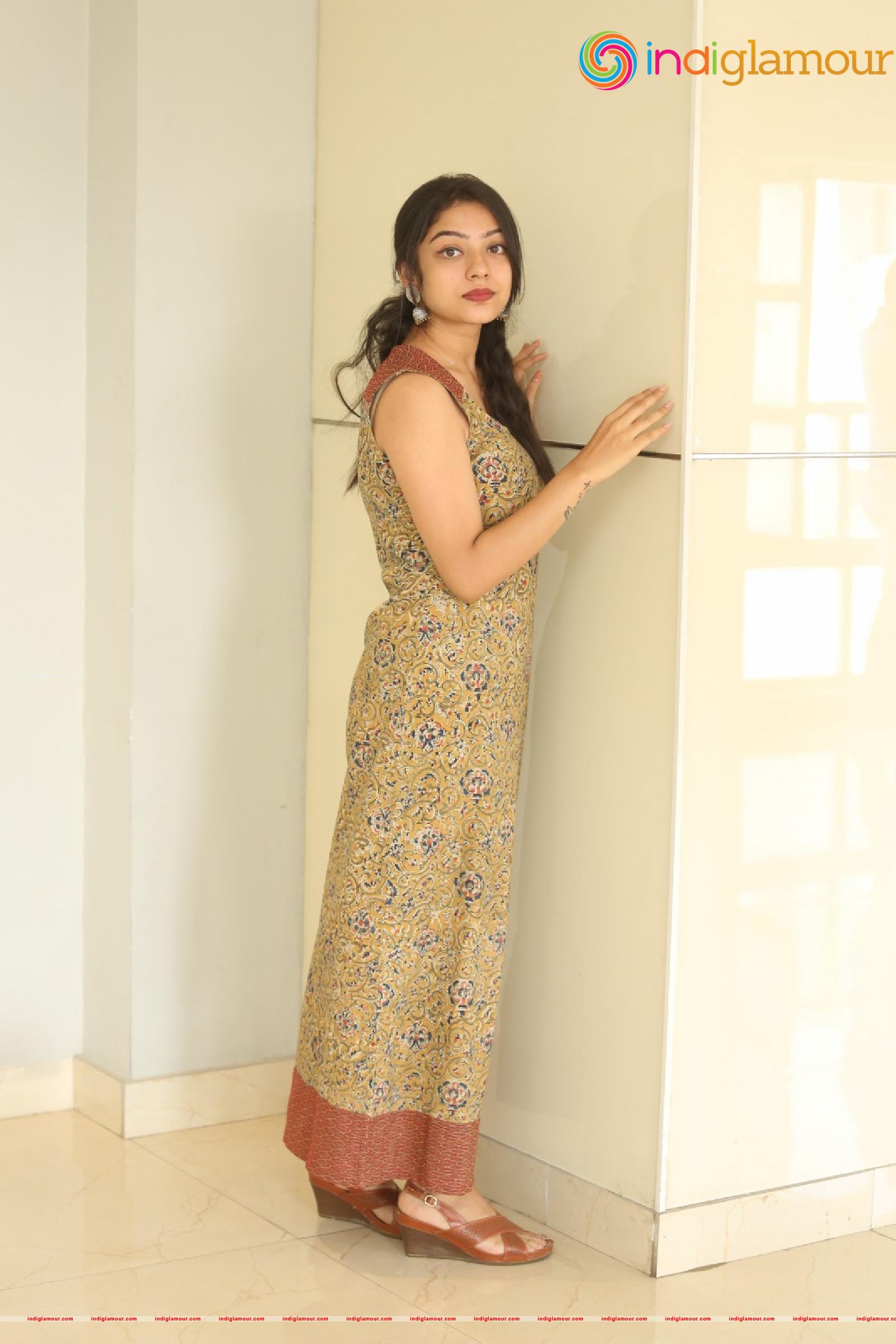 Varsha Bollamma Actress hd photo