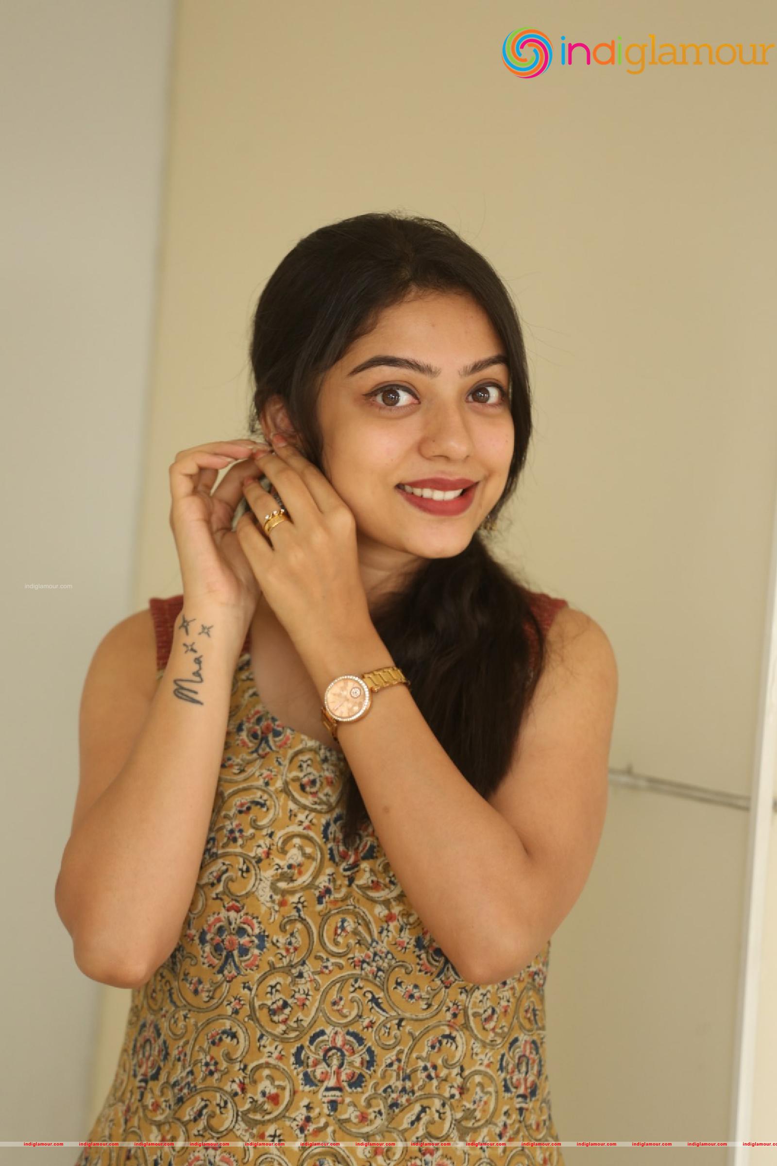 Varsha Bollamma Actress hd photo