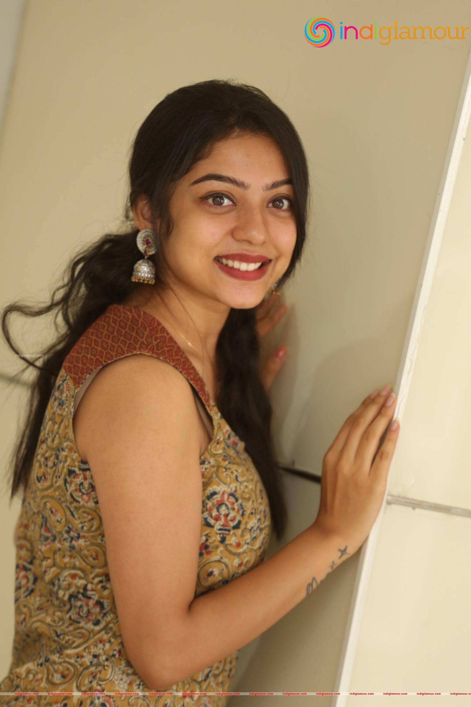 Varsha Bollamma Actress hd photo