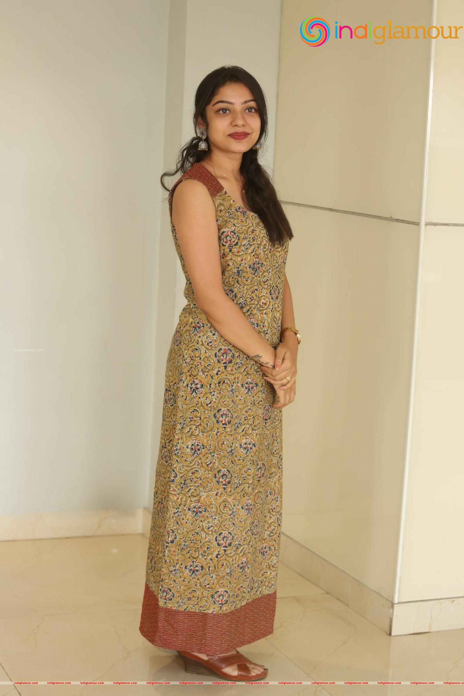 Varsha Bollamma Actress hd photo