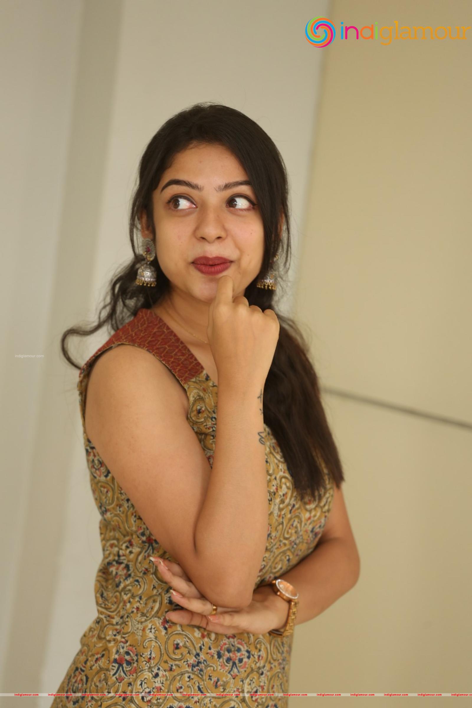 Varsha Bollamma Actress hd photo