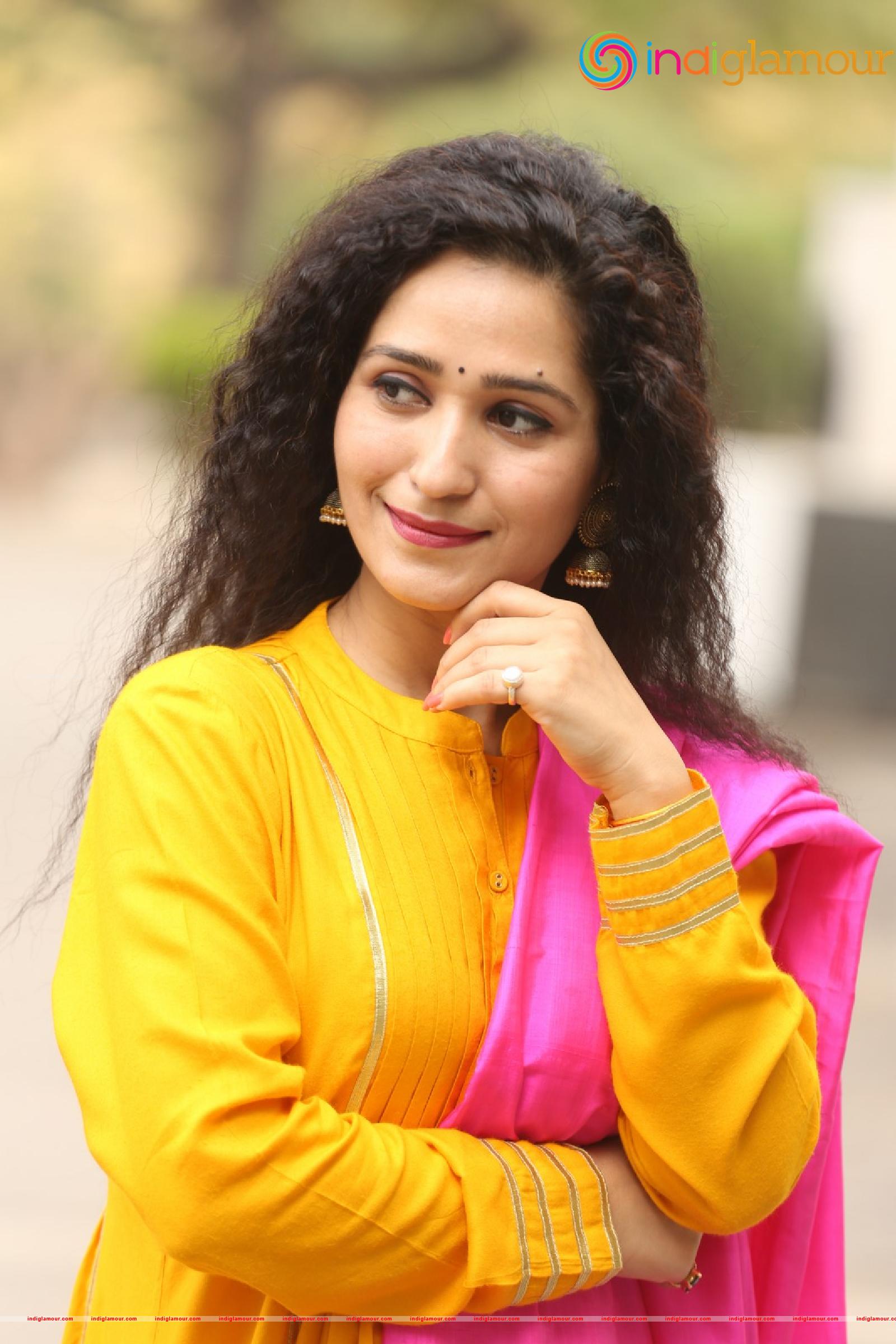 Garima Singh Actress hd photo