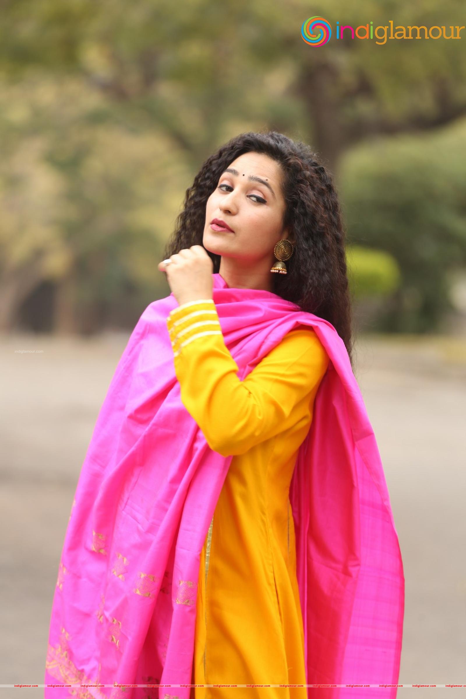 Garima Singh Actress hd photo