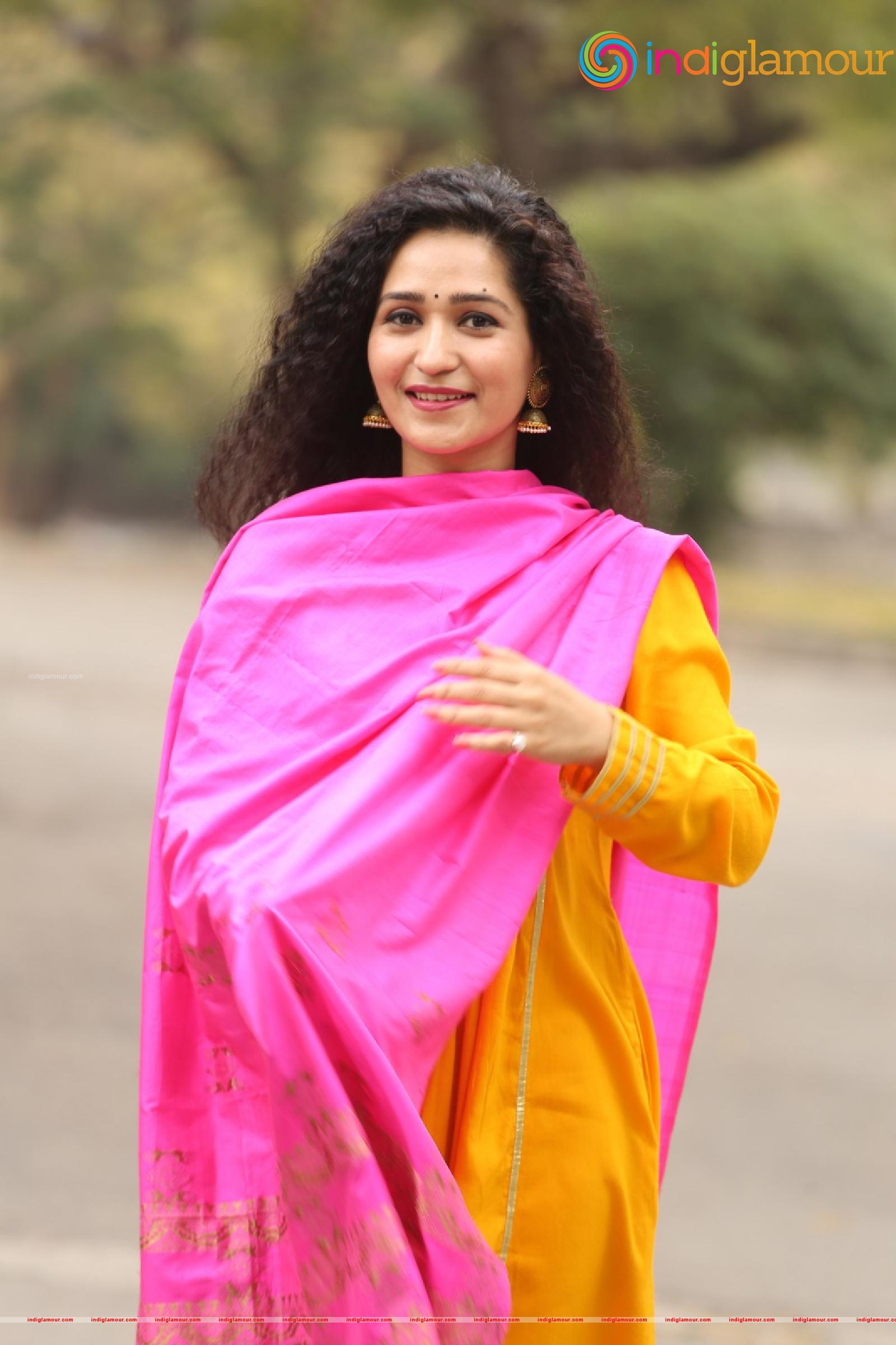 Garima Singh Actress hd photo