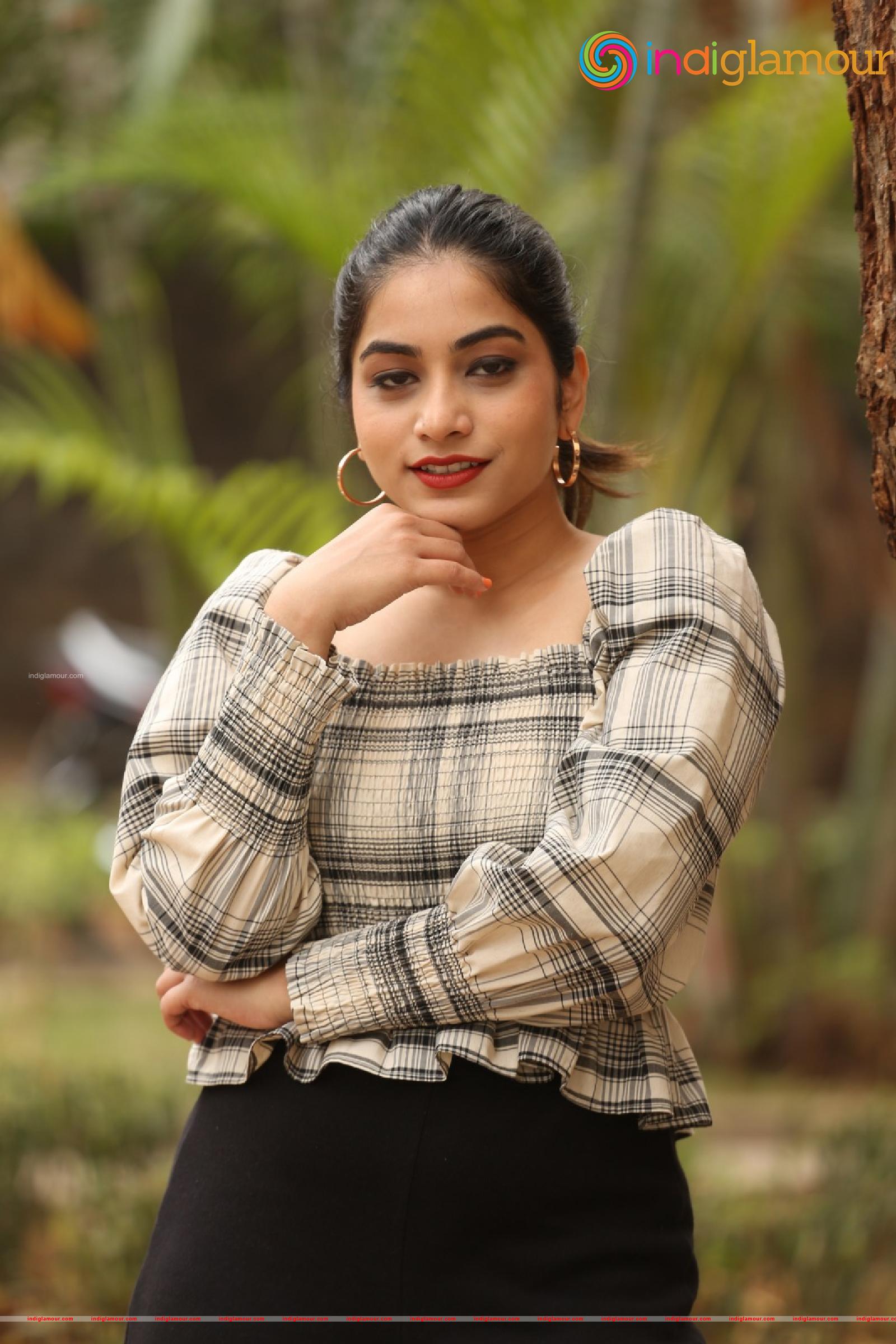 Punarnavi Bhupalam Actress hd photo