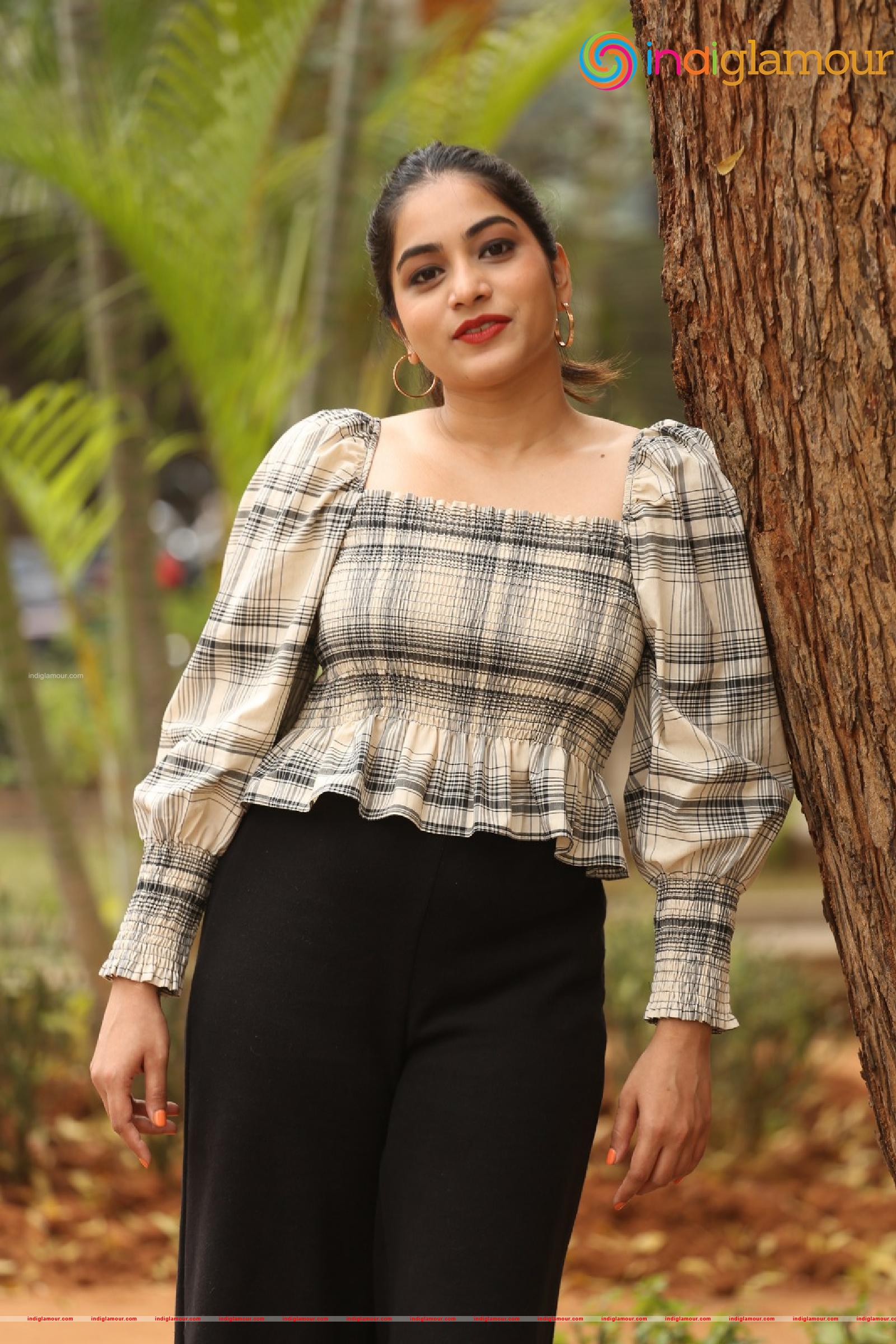 Punarnavi Bhupalam Actress hd photo